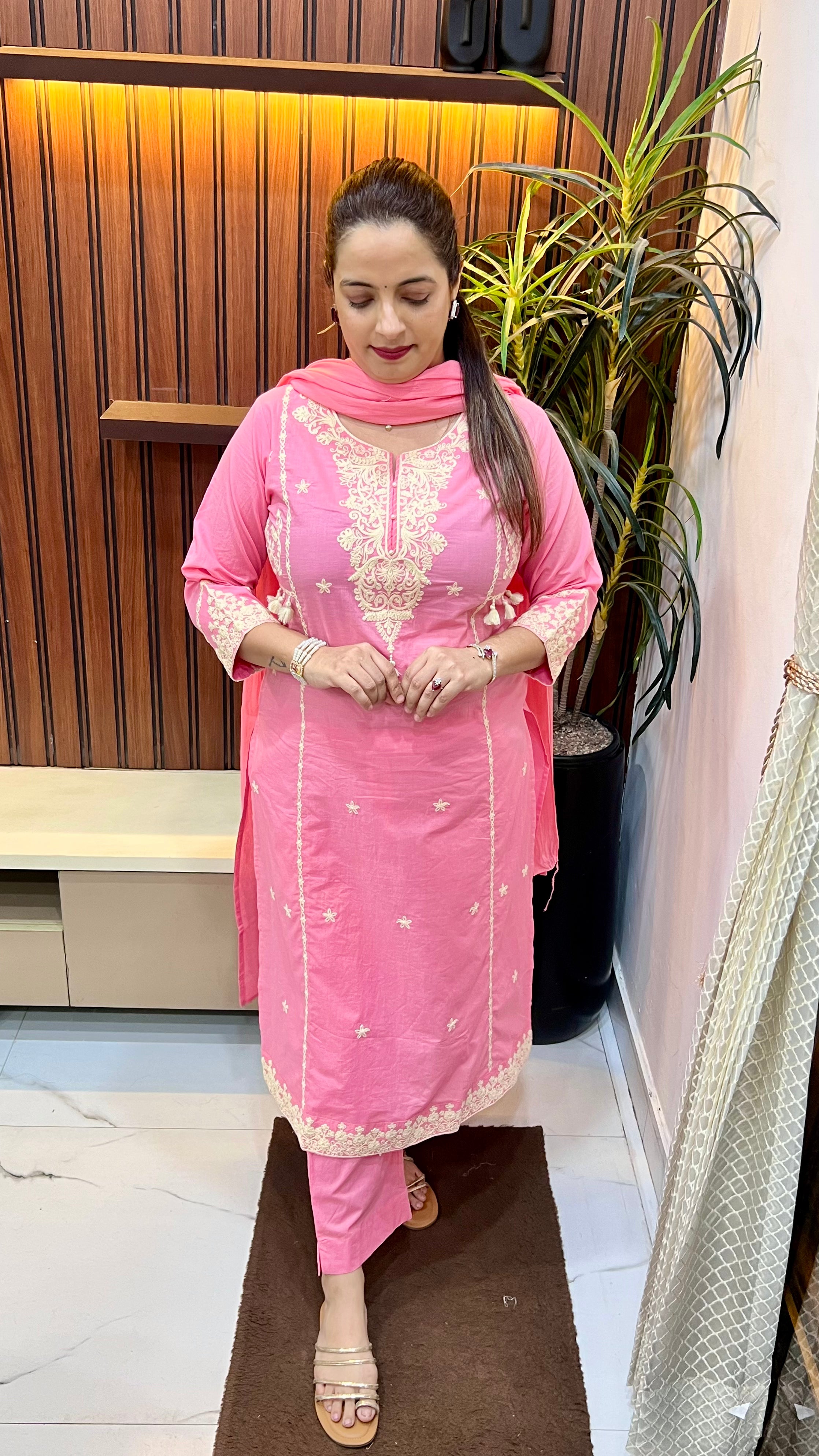 👑 The Heritage Masterpiece: Pure Cotton Kashmiri Suit with Multi-Craft Artistry