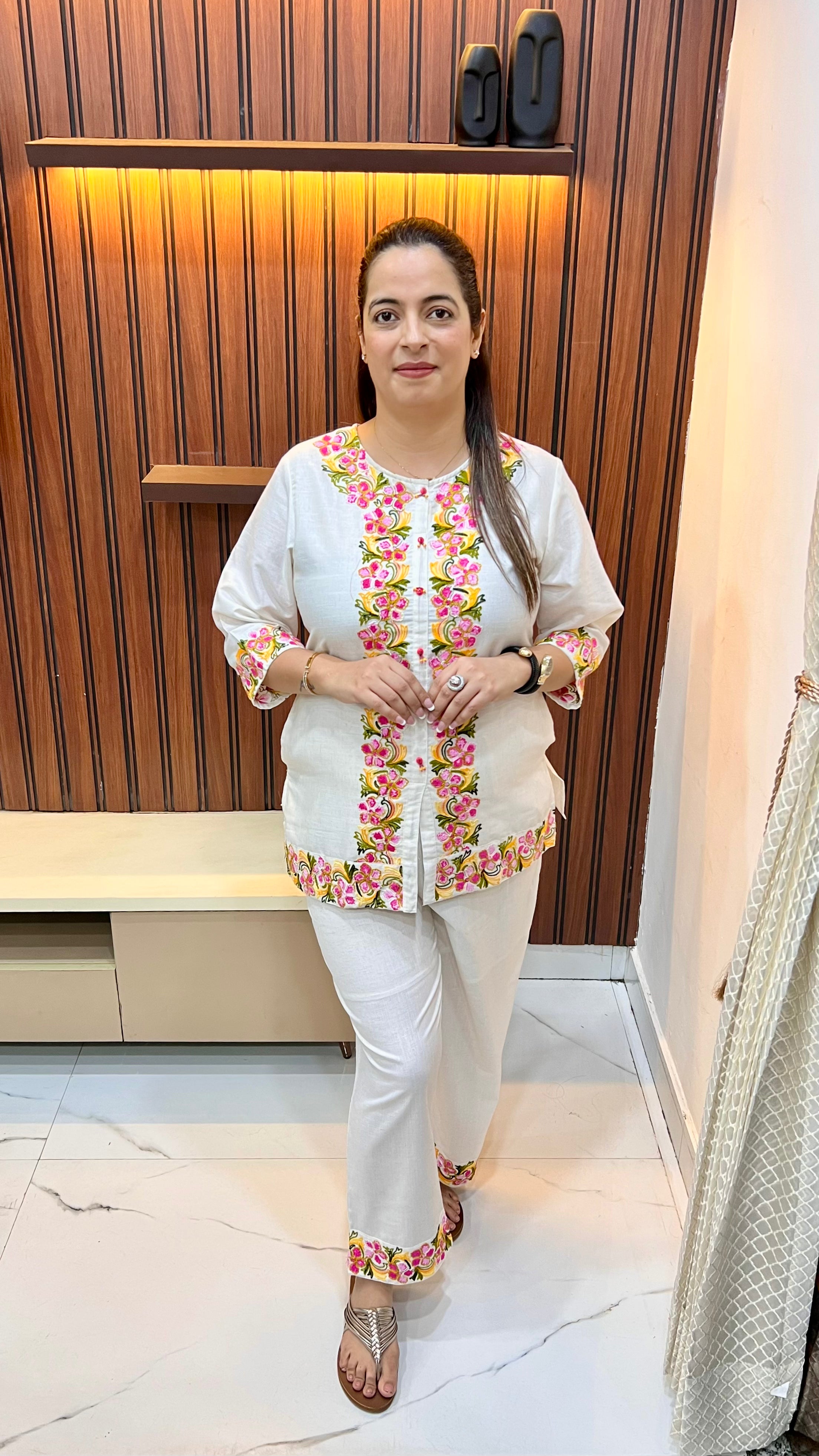 👑 The Royal Heritage Collection: Handloom Cotton Kashmiri Kadhayi Co-Ord Set