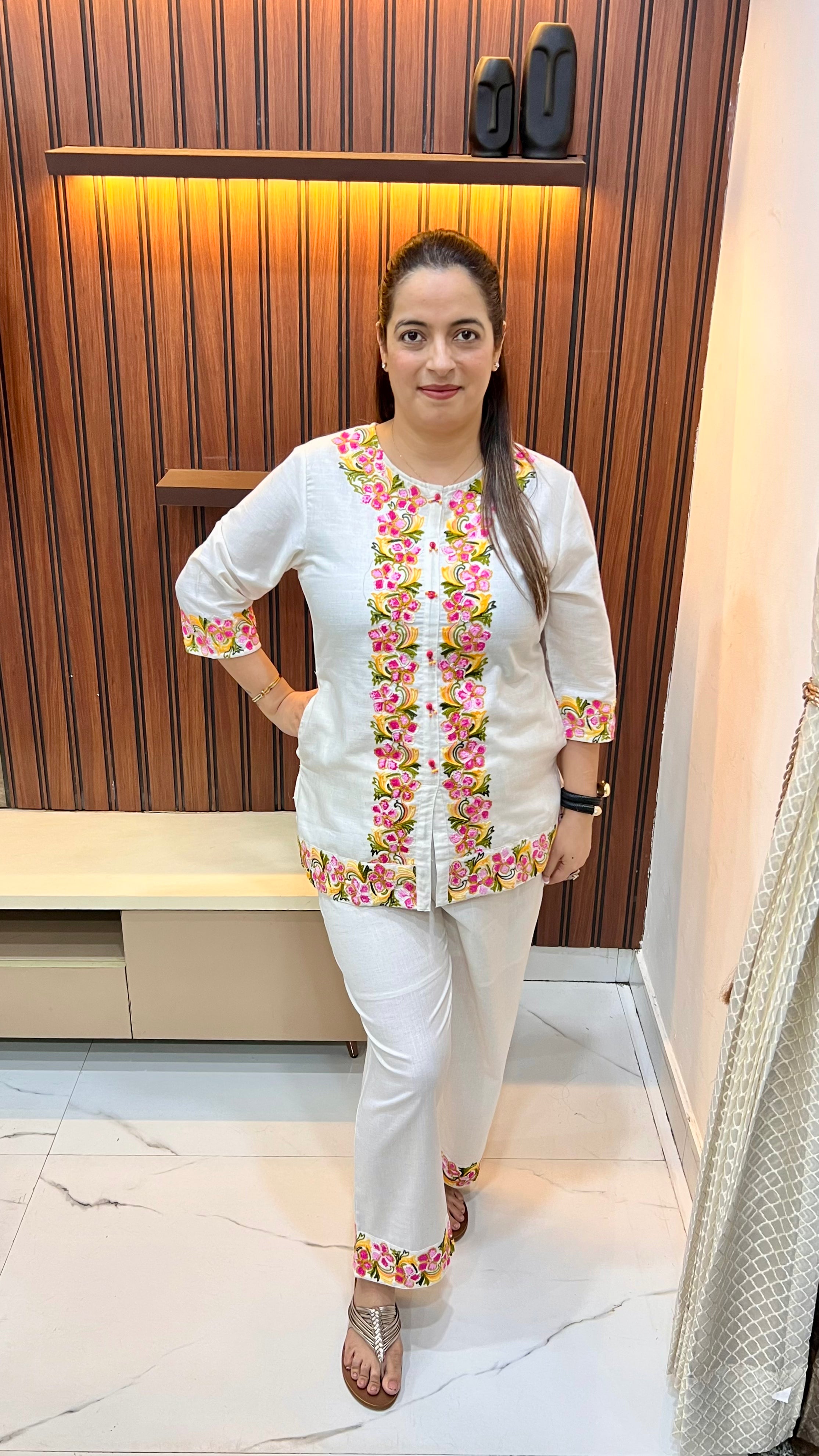 👑 The Royal Heritage Collection: Handloom Cotton Kashmiri Kadhayi Co-Ord Set