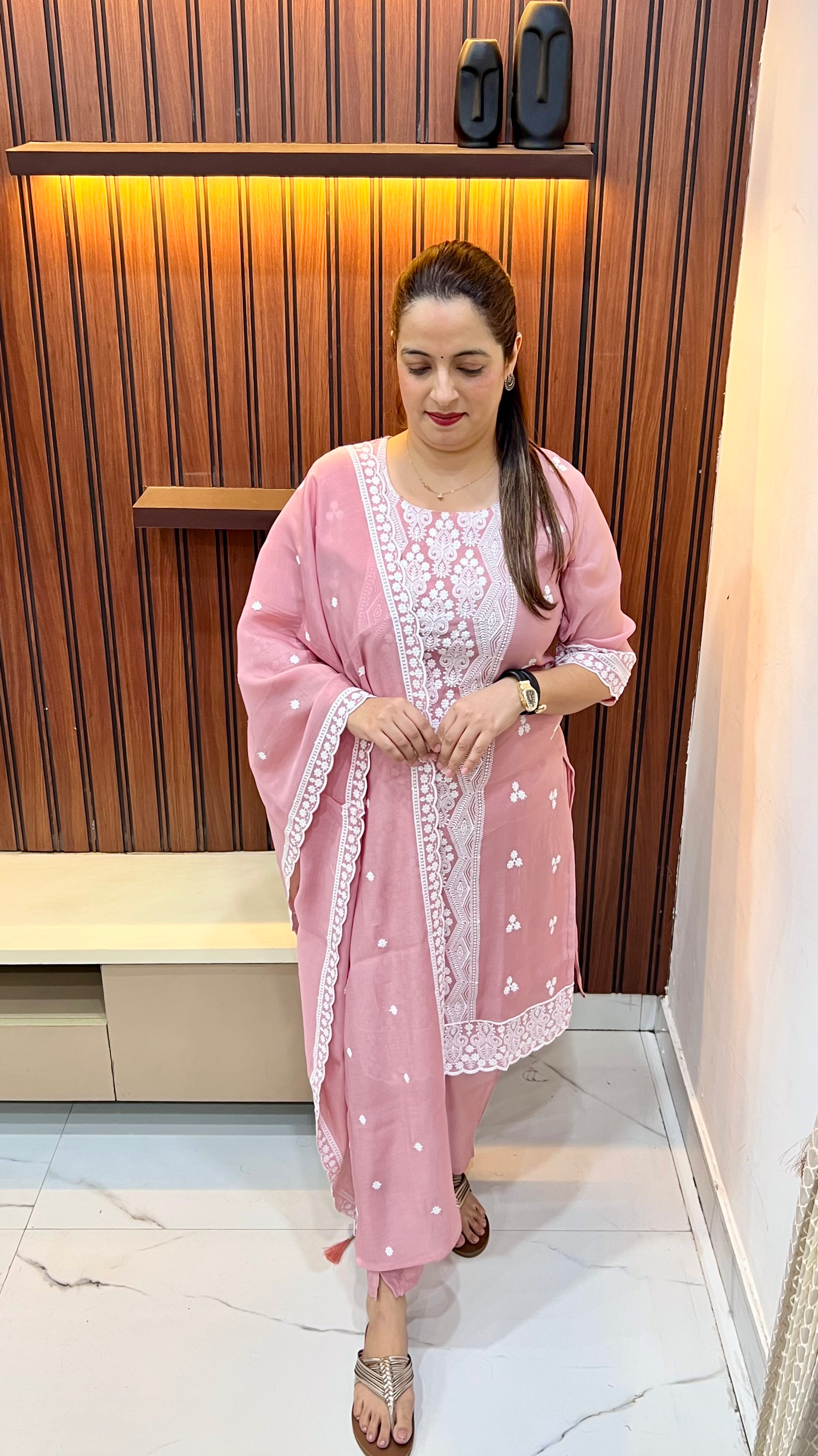 The Elegant Grace: Mul Chanderi Thread Embroidery Suit
