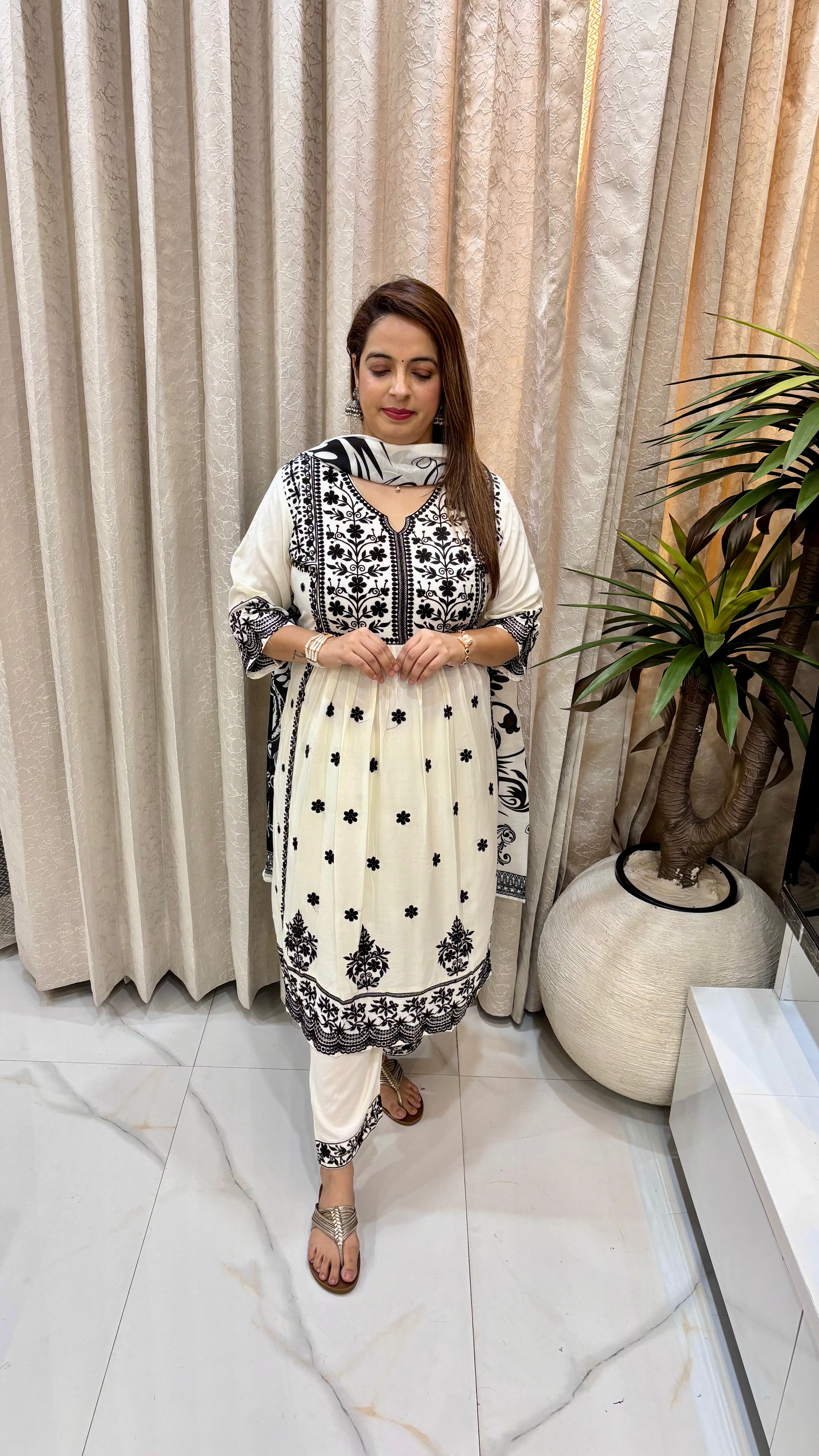 Off-White & Black Kashmiri-Inspired Embroidered 3-Piece Suit