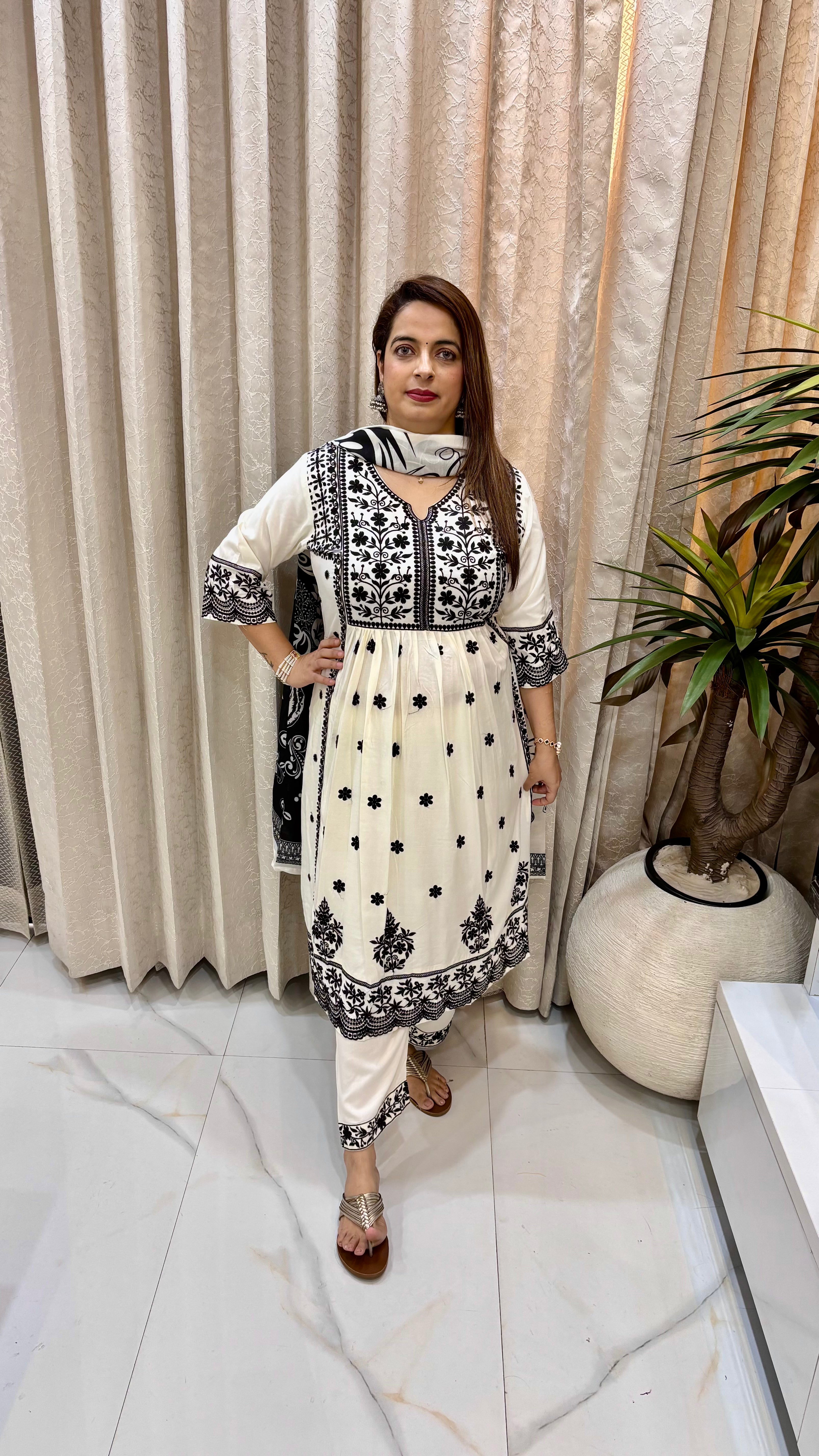 Off-White & Black Kashmiri-Inspired Embroidered 3-Piece Suit
