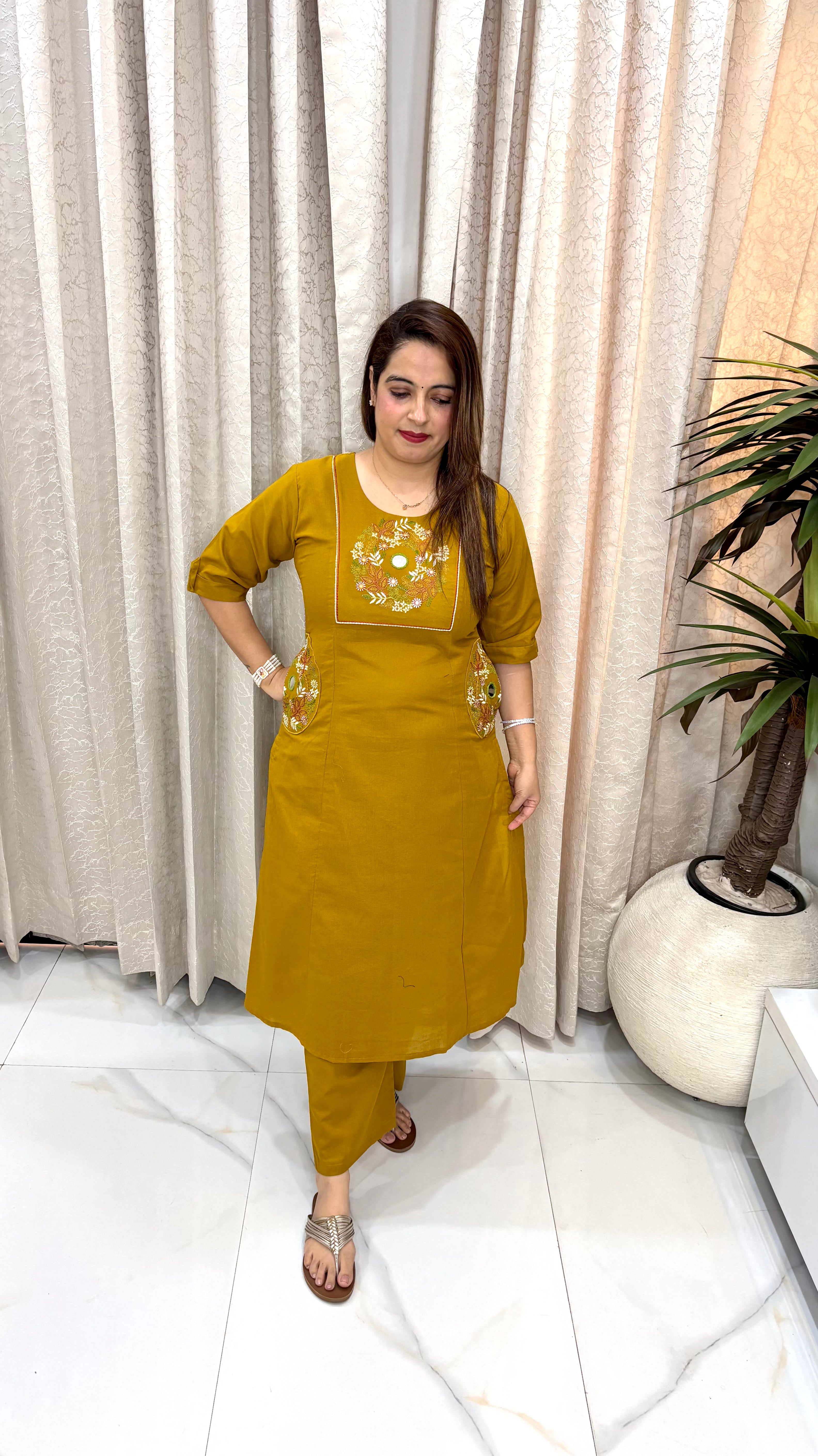 ✨ Handloom Cotton Co-ord Set with Mirror Work