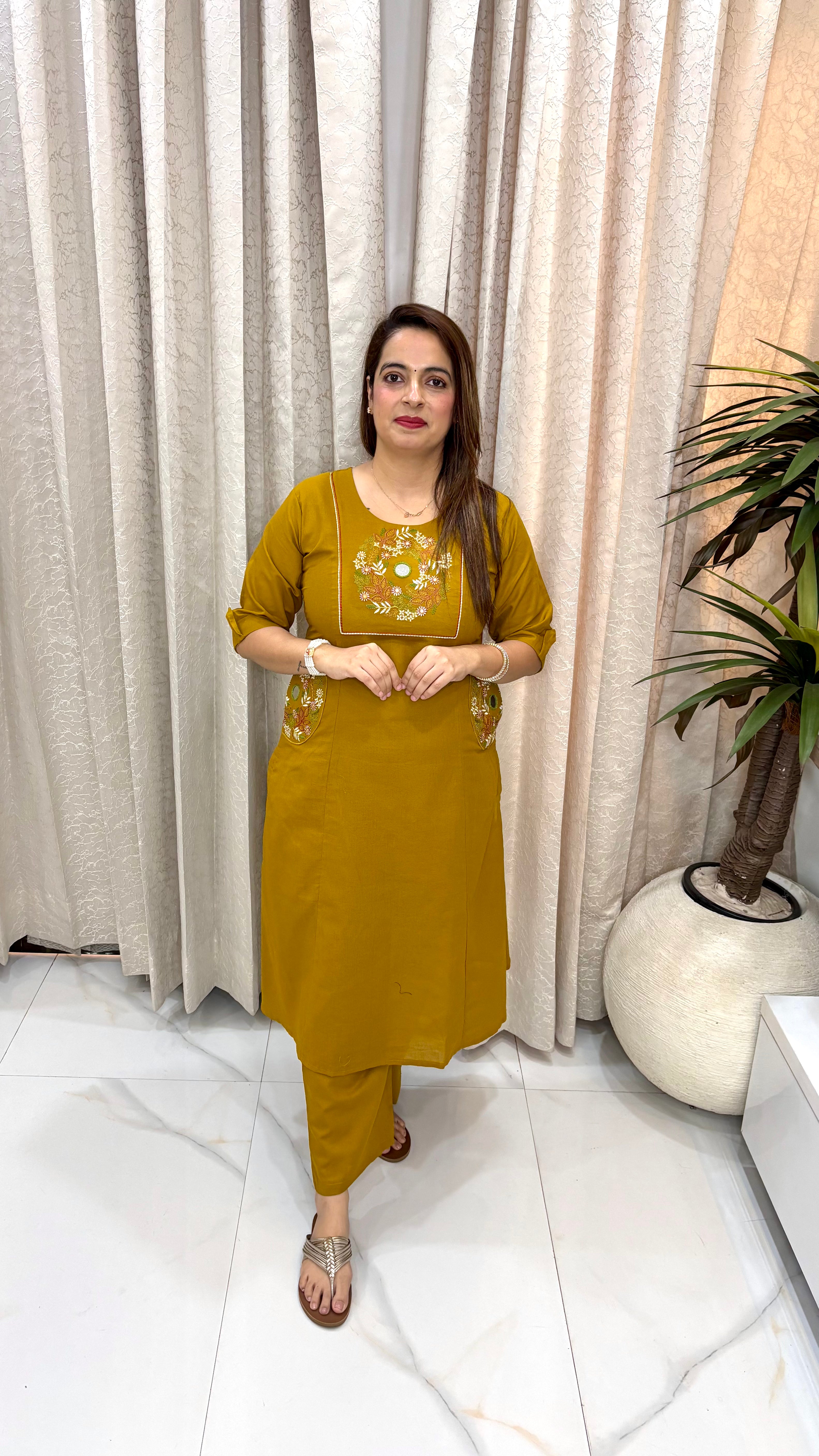 ✨ Handloom Cotton Co-ord Set with Mirror Work