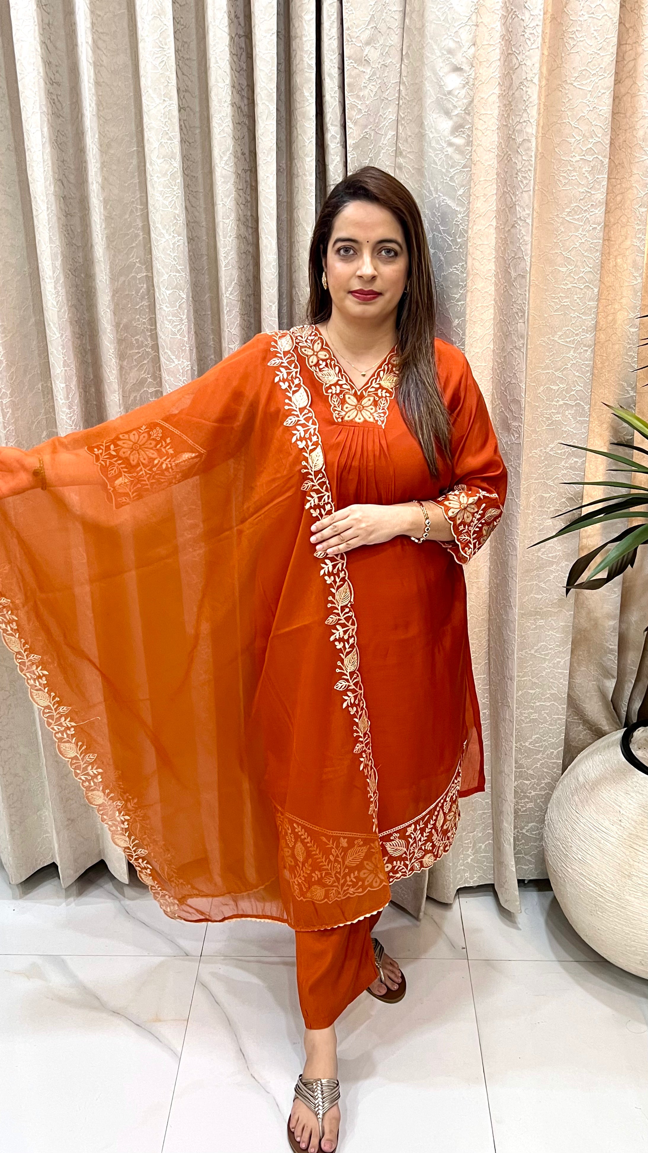Mul Chanderi Floral Embroidered Suit with Organza Dupatta