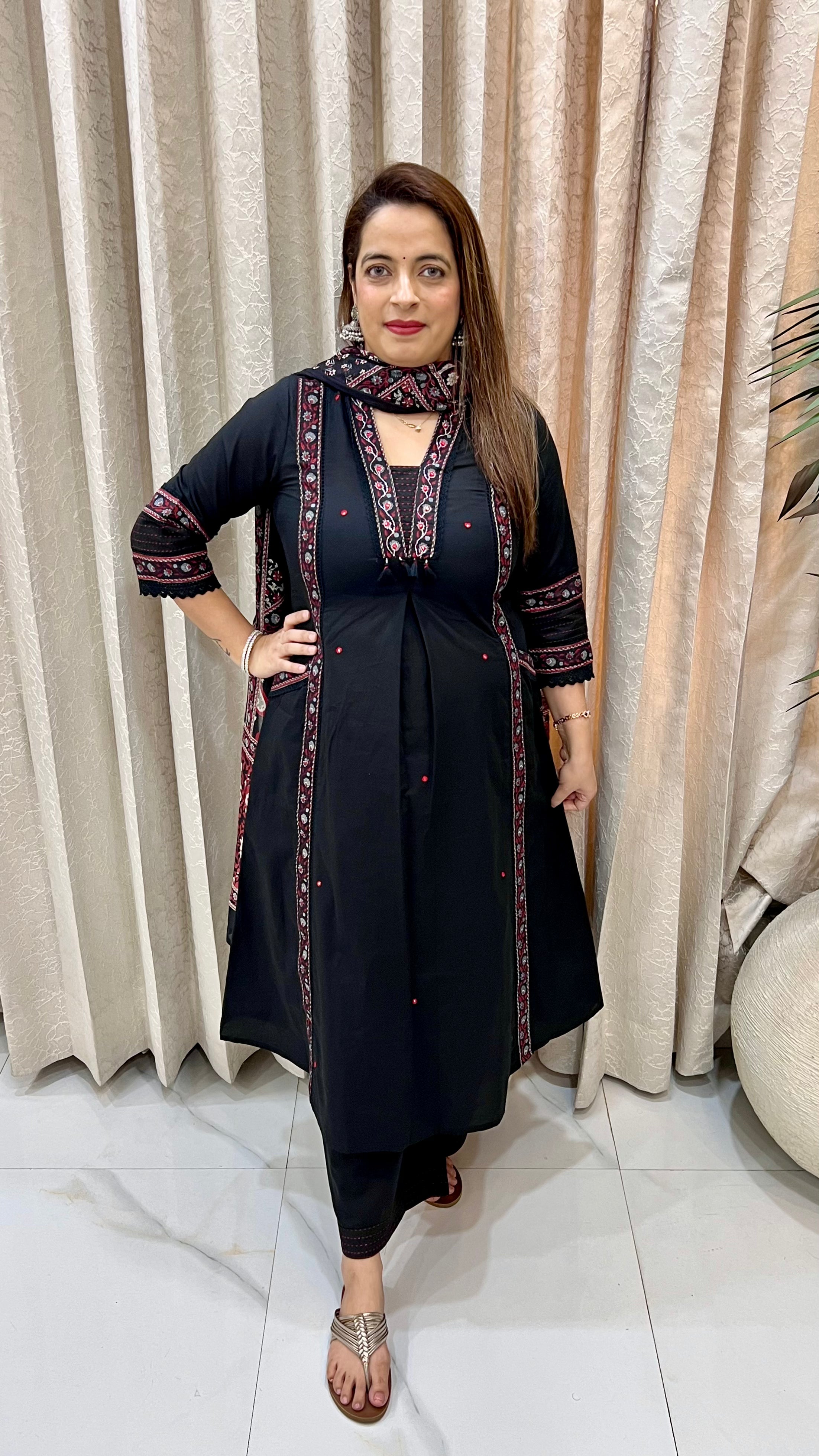 Pure Cotton V-Neck Suit with Kalamkari Details & Premium Embroidery