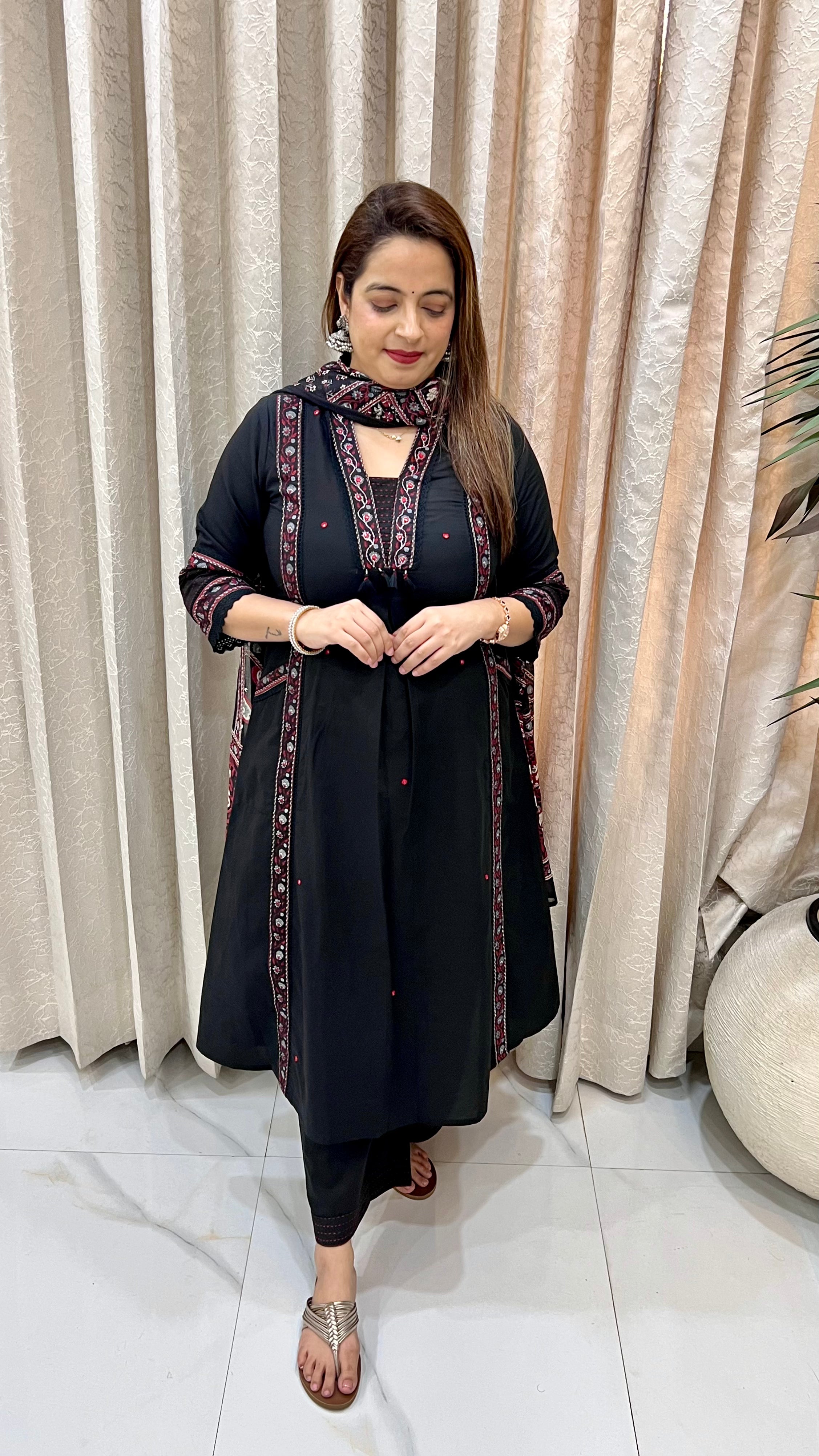 Pure Cotton V-Neck Suit with Kalamkari Details & Premium Embroidery