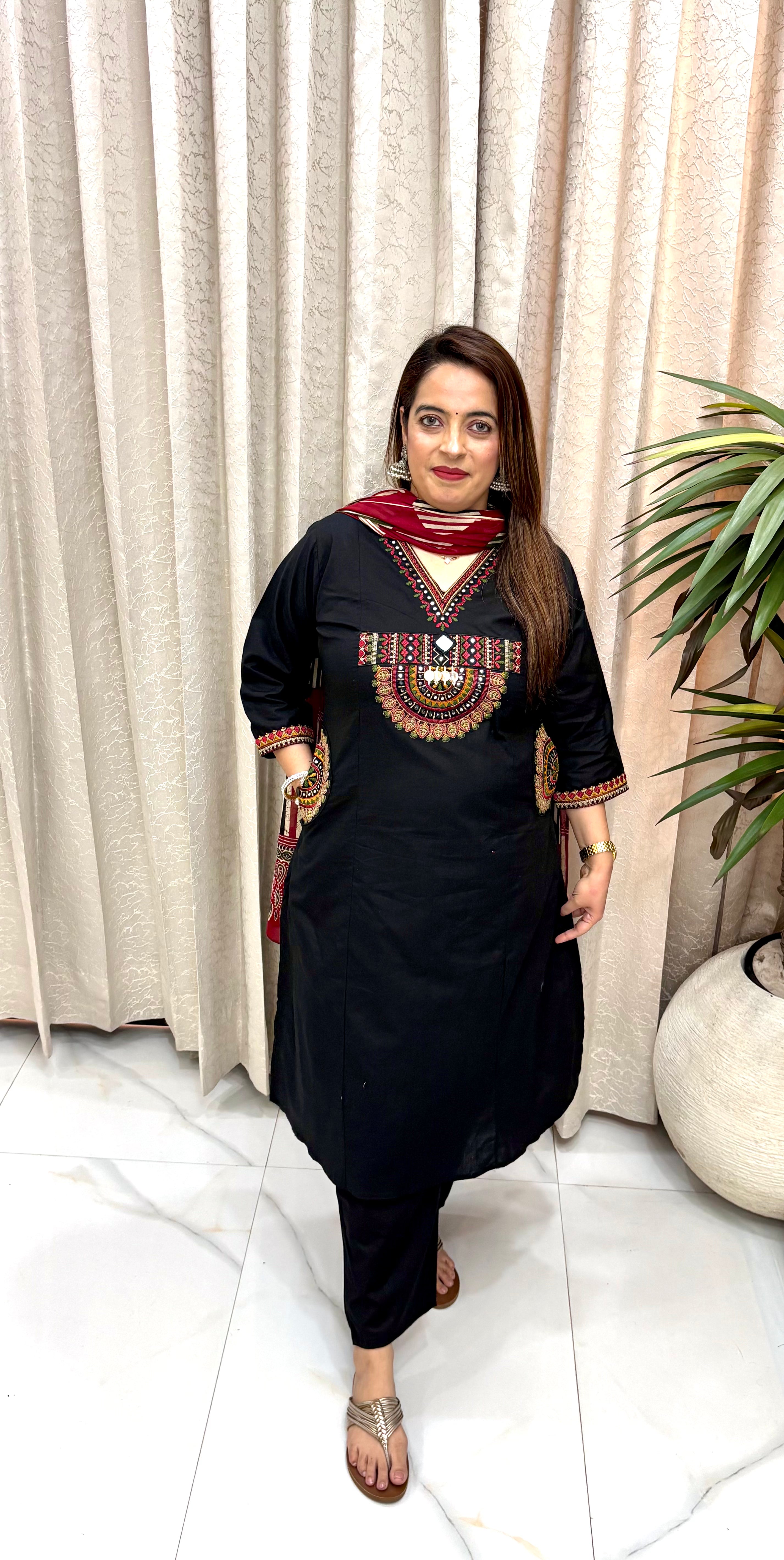 Premium Dhabu Cotton Suit Set with Heavy Appliqué Work, Built-In Pockets, & Kalamkari Mulmul Dupatta