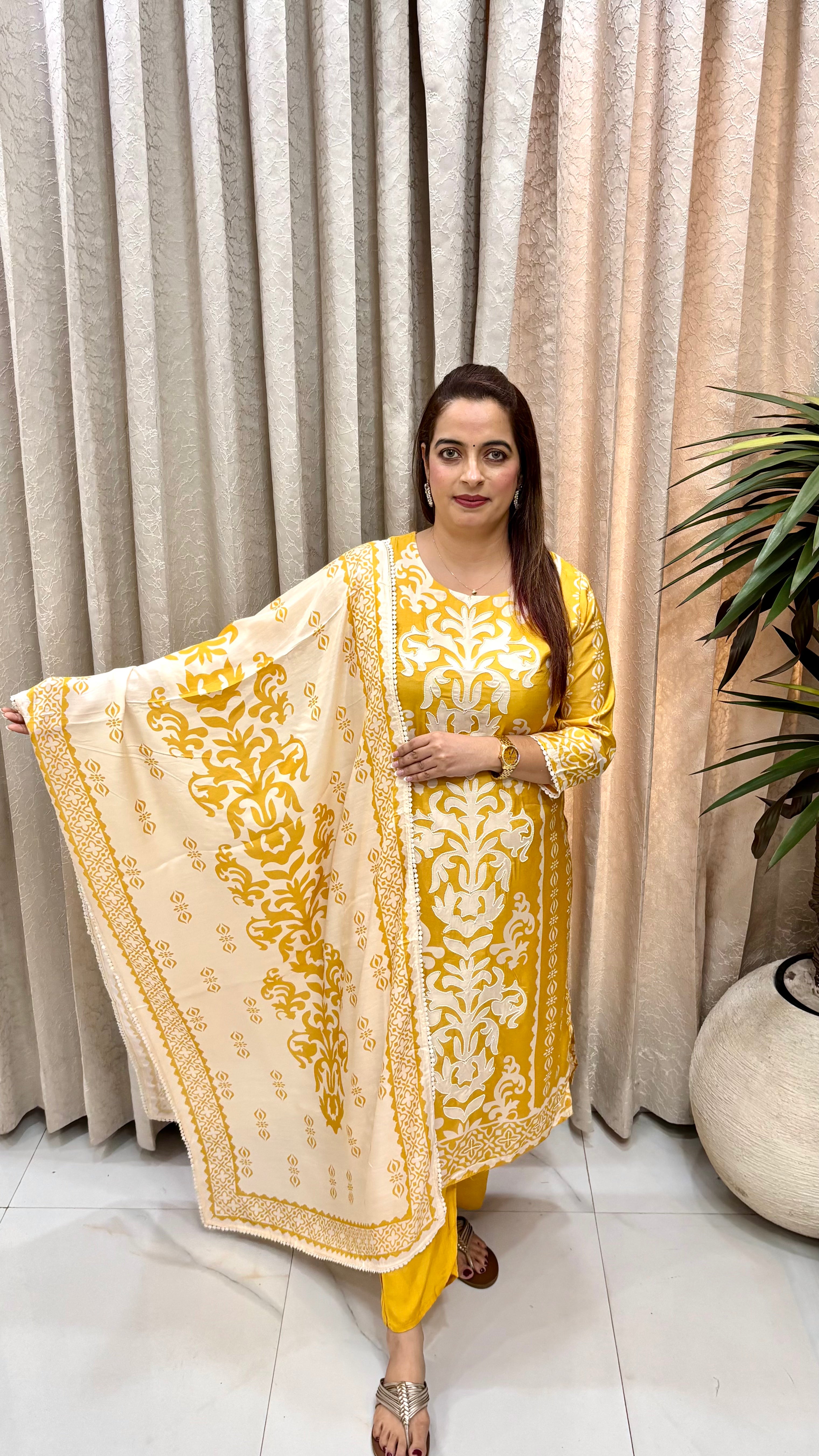 Sartorial Opulence: Premium Crepe Silk, Hand-Embroidered Pearl Center Panel, & Royal Pakistani Silhouette