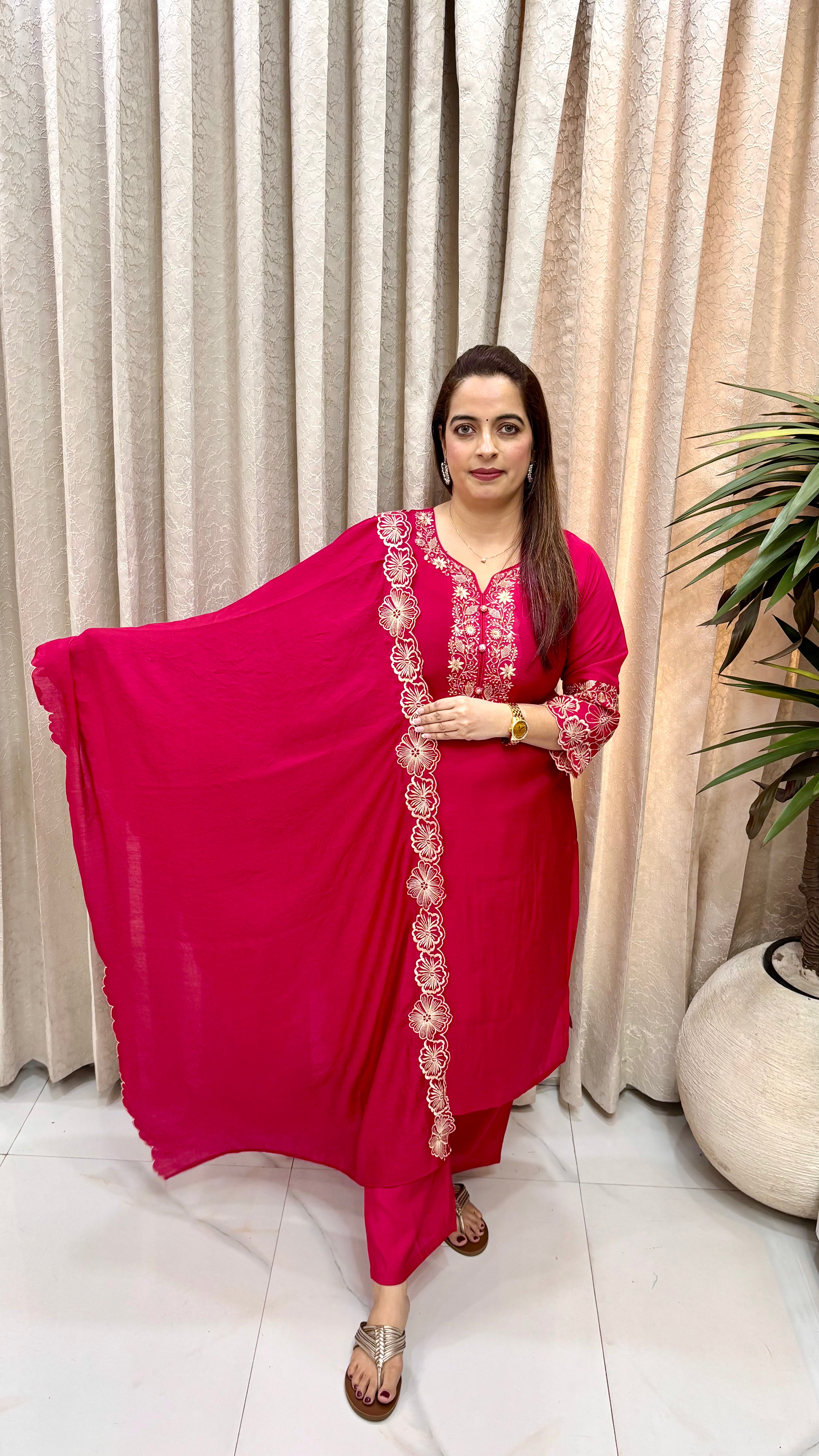 Royal Pakistani Elegance: Luminous Rani Magenta Mul Chanderi, Fine Resham Work, & Cutwork Bordered Dupatta