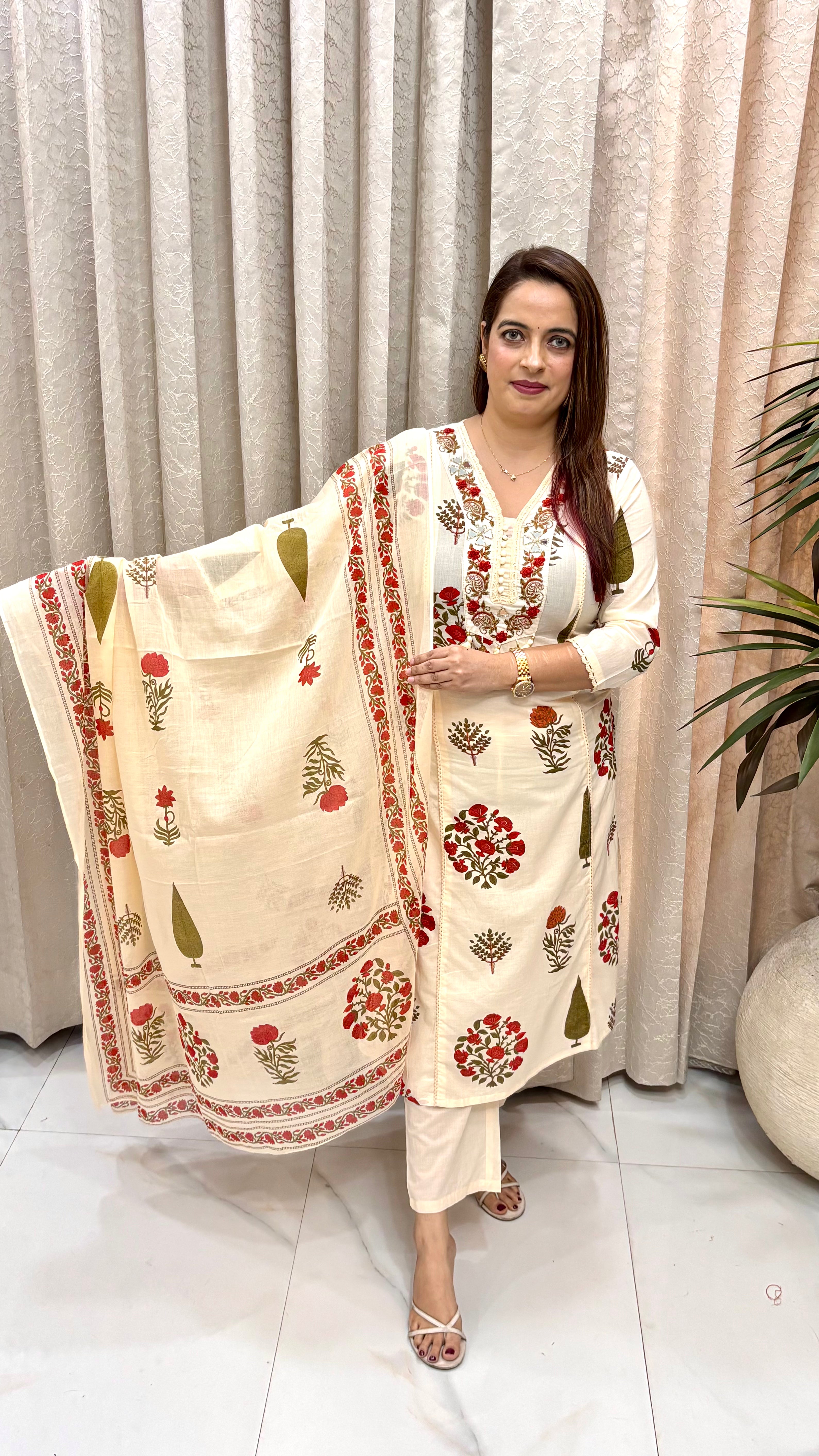The Mulmul Cotton Mirror & Lace A-Line Set