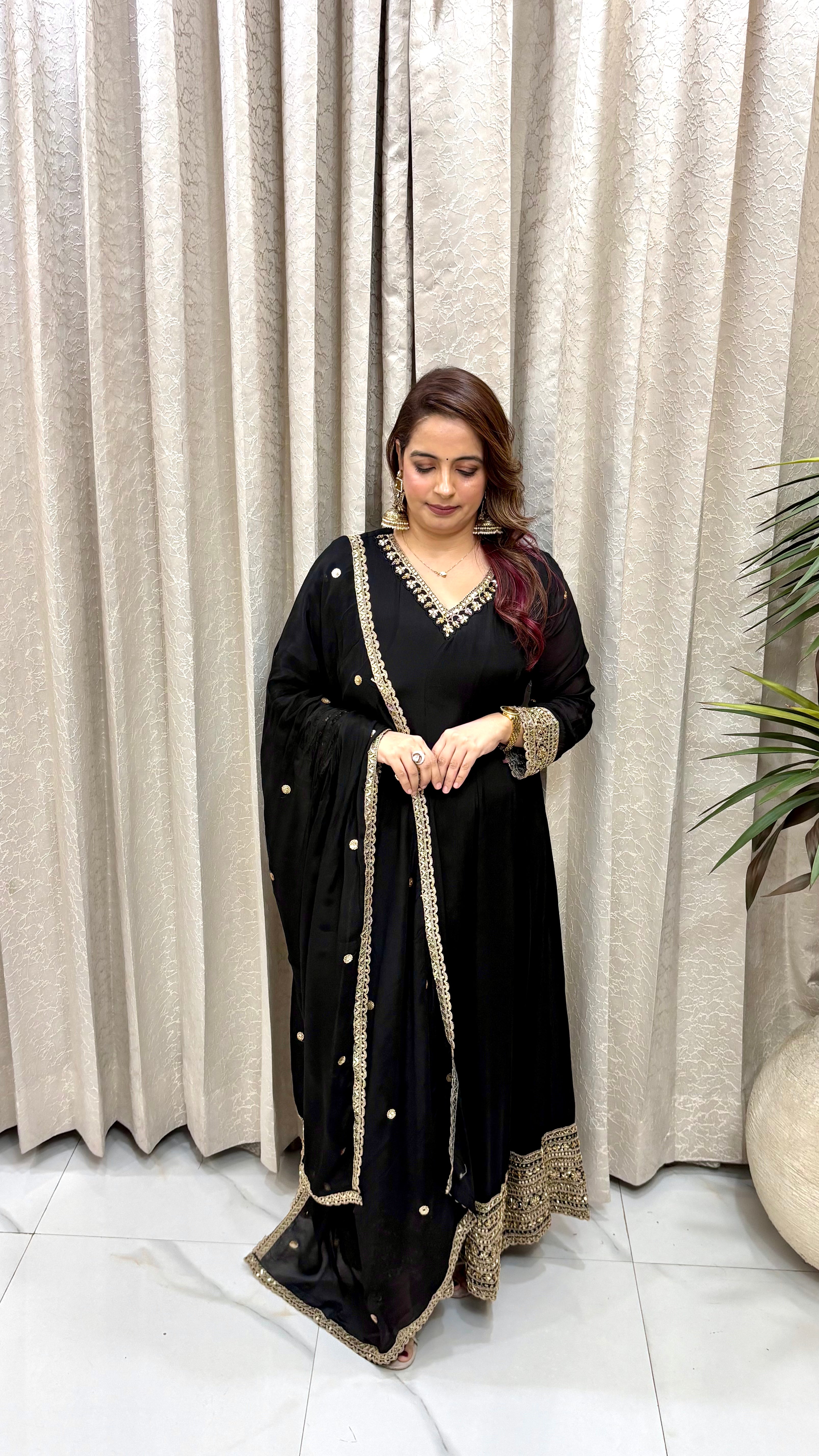 The Pure Chinon Hand-Embroidered 2-Piece Designer Set