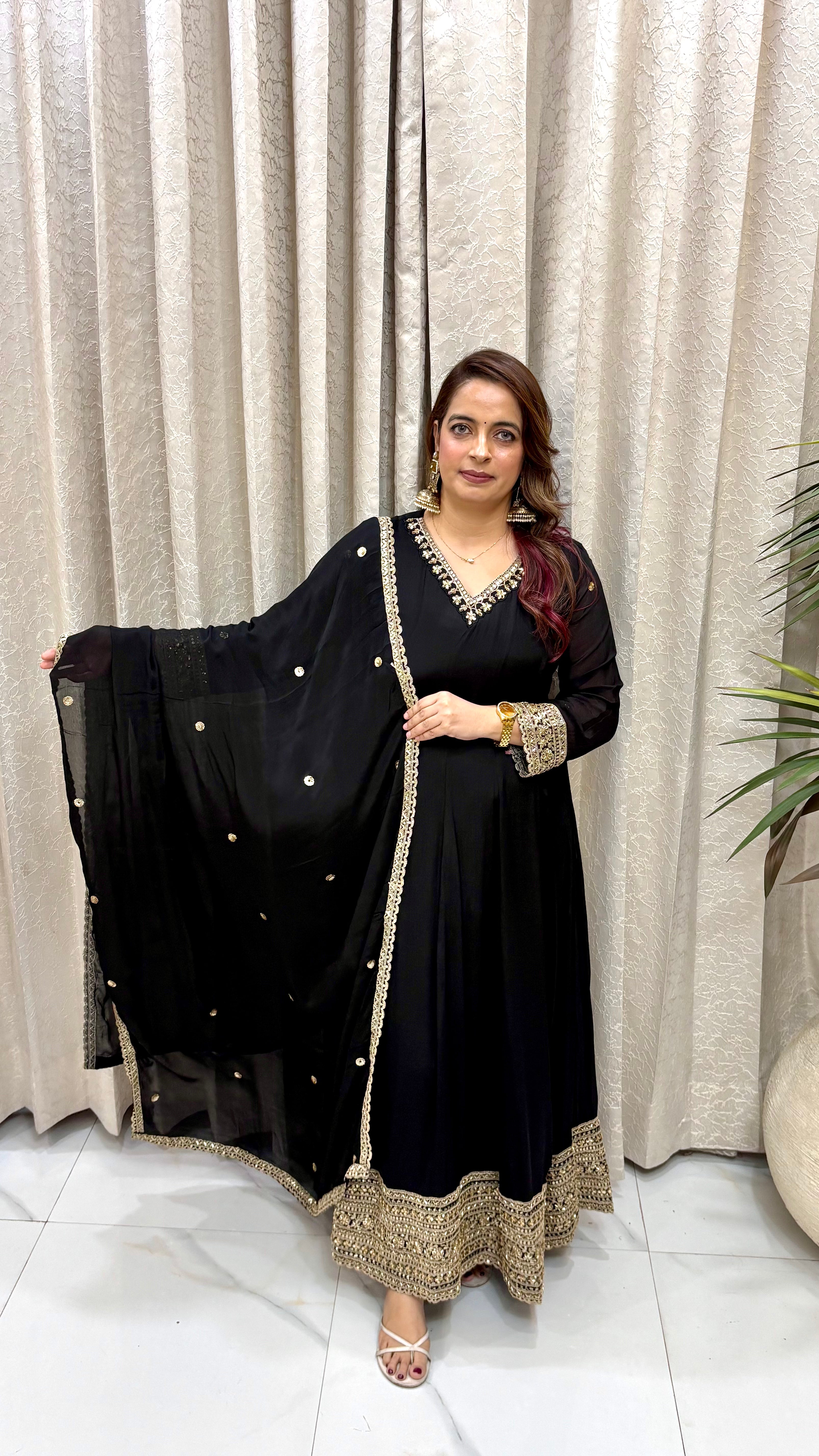 The Pure Chinon Hand-Embroidered 2-Piece Designer Set
