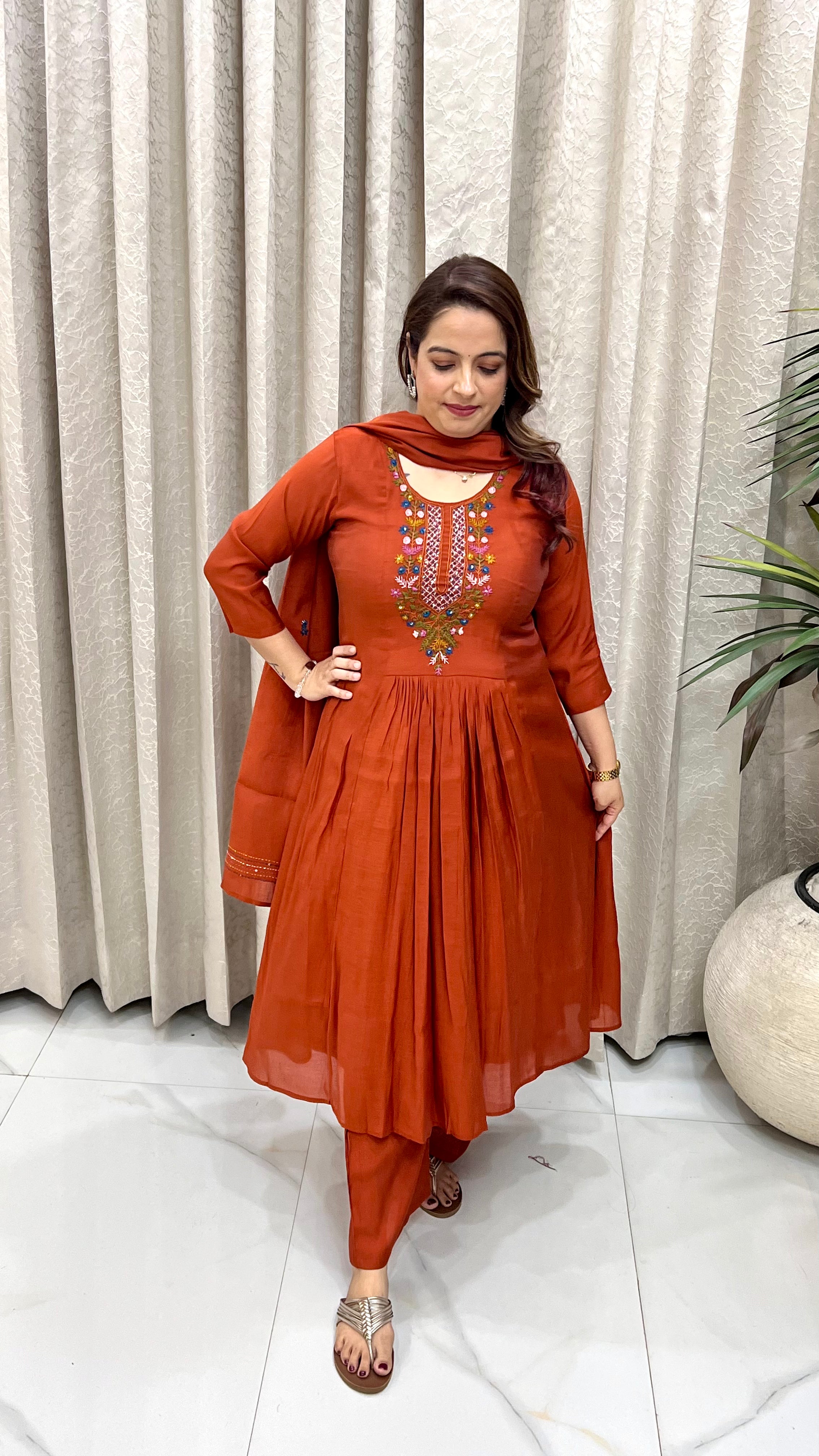 The Mul Chanderi Kolkata Knot Work Suit