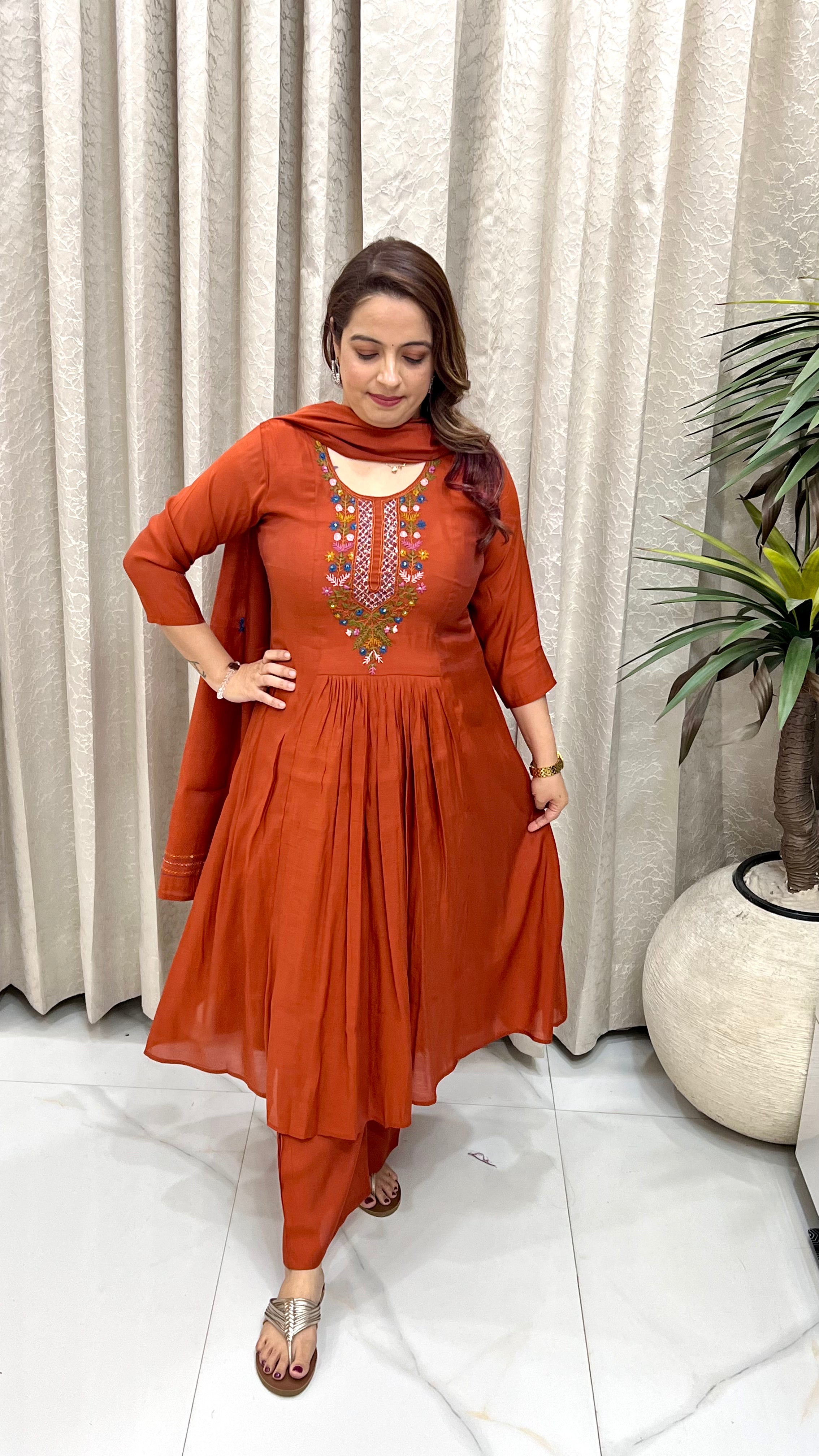 The Mul Chanderi Kolkata Knot Work Suit