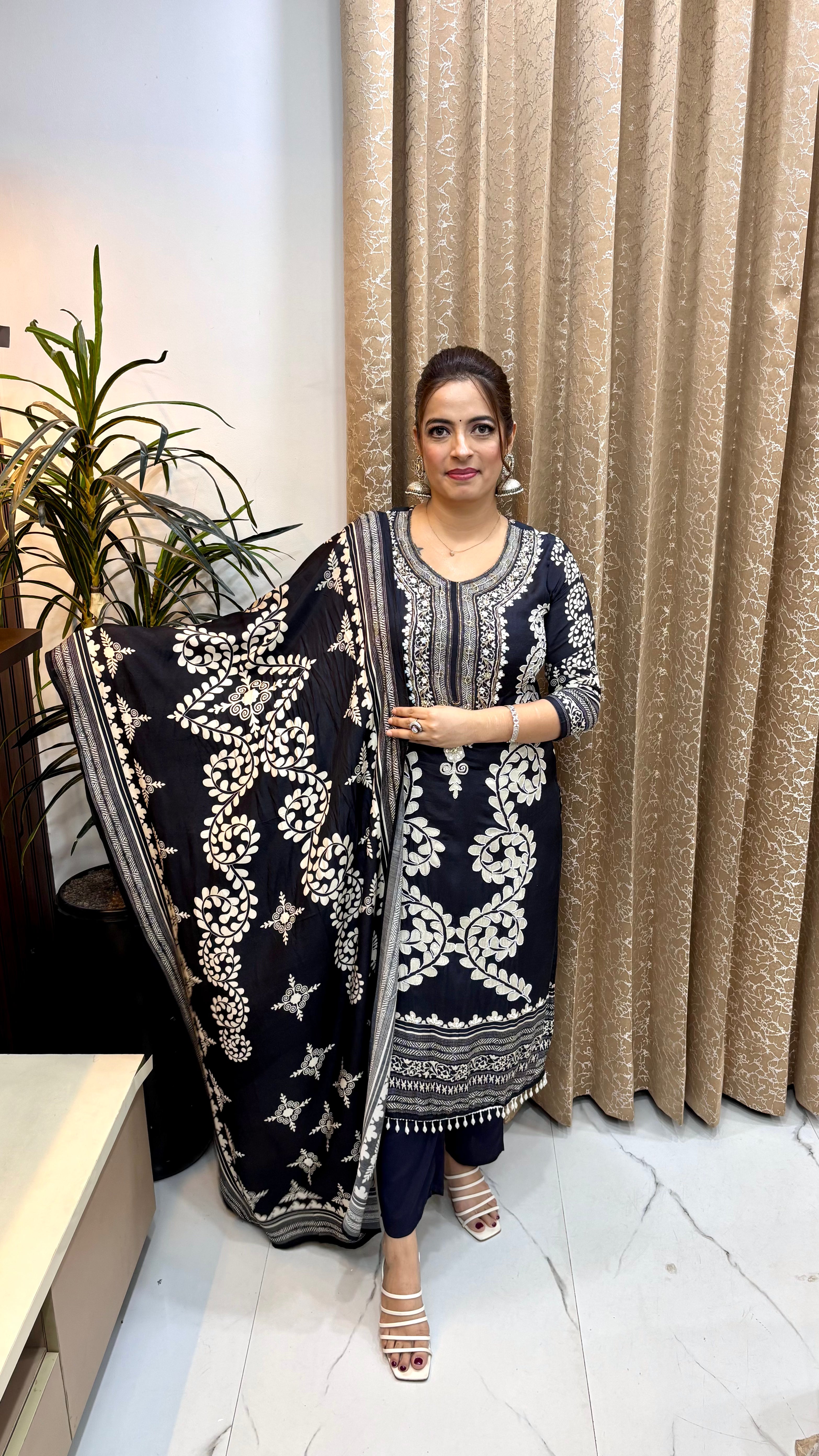 Premium Natural Crepe Pakistani Style Suit ✨
