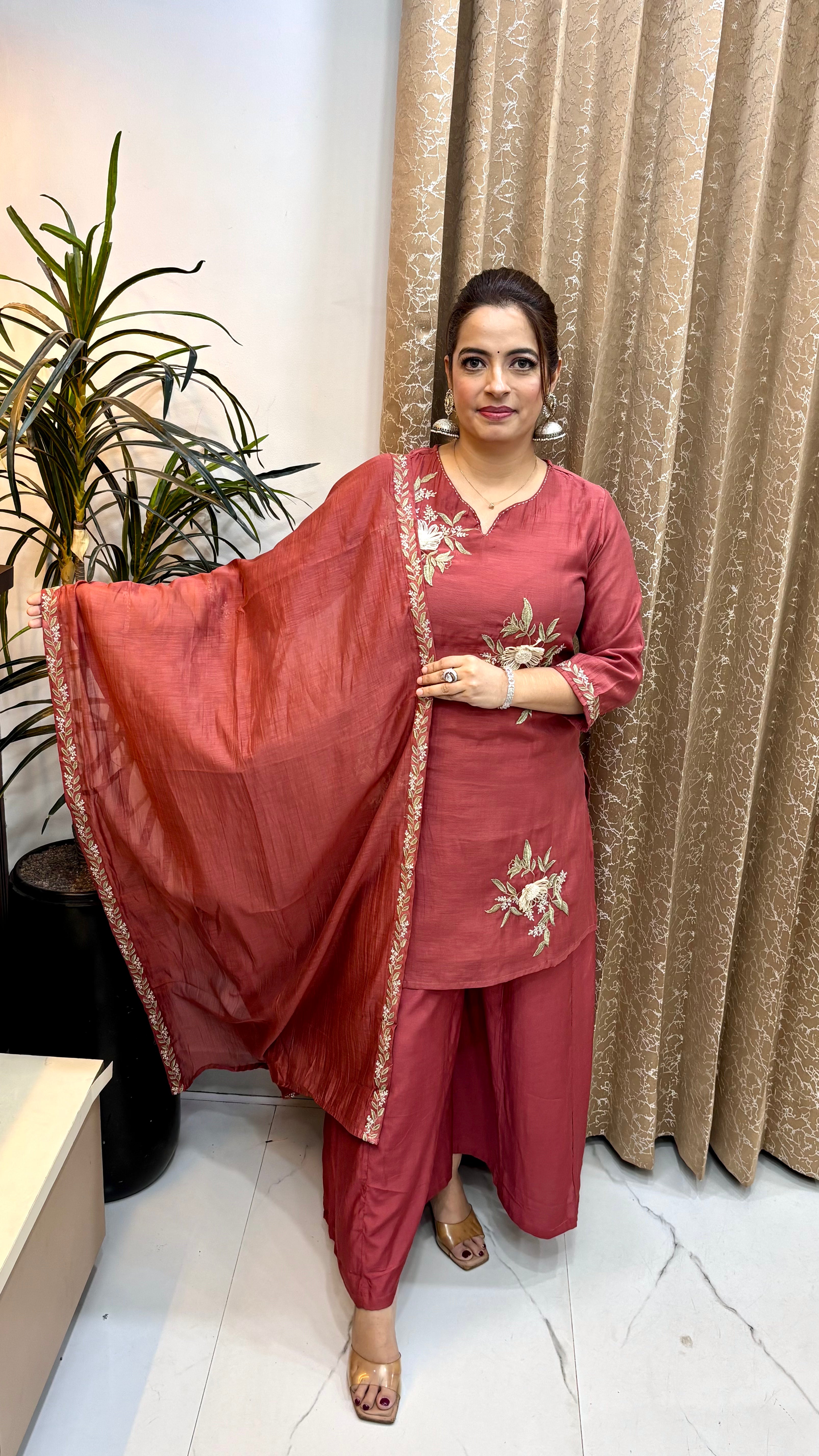 Premium Mul Chanderi Thread & 3D Work Suit ✨