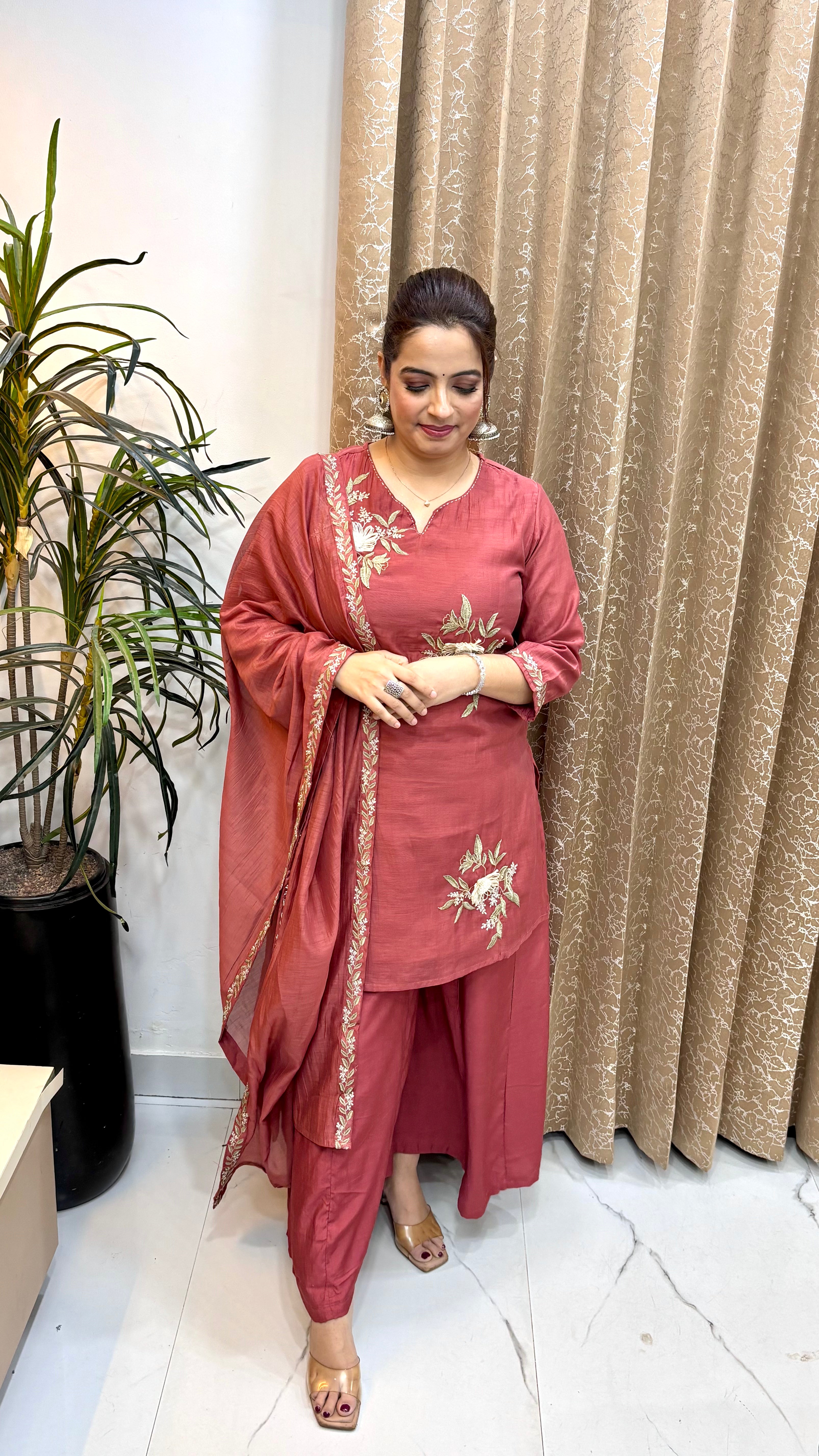 Premium Mul Chanderi Thread & 3D Work Suit ✨
