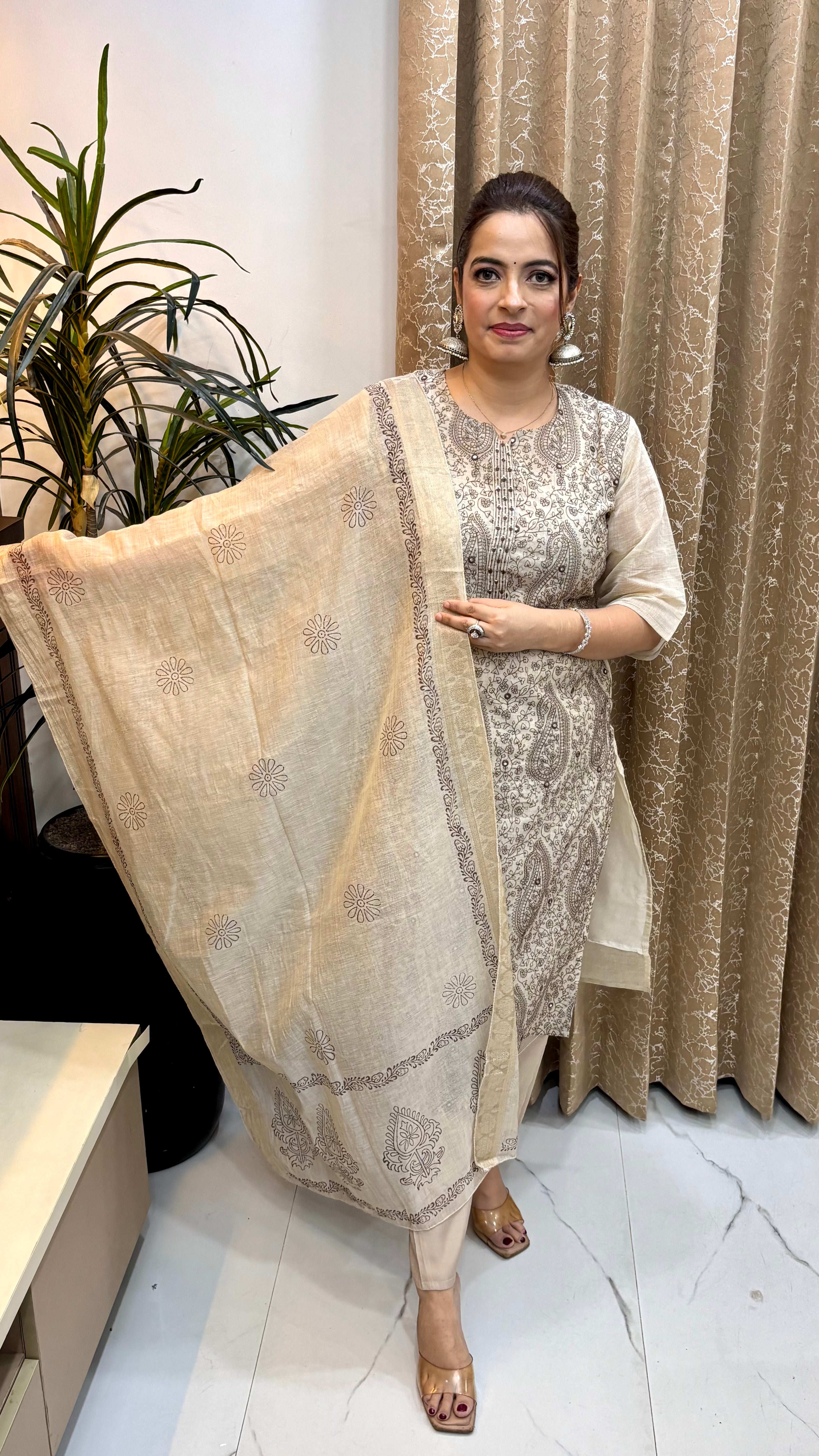 Premium Maheshwari Silk Embroidered Suit ✨