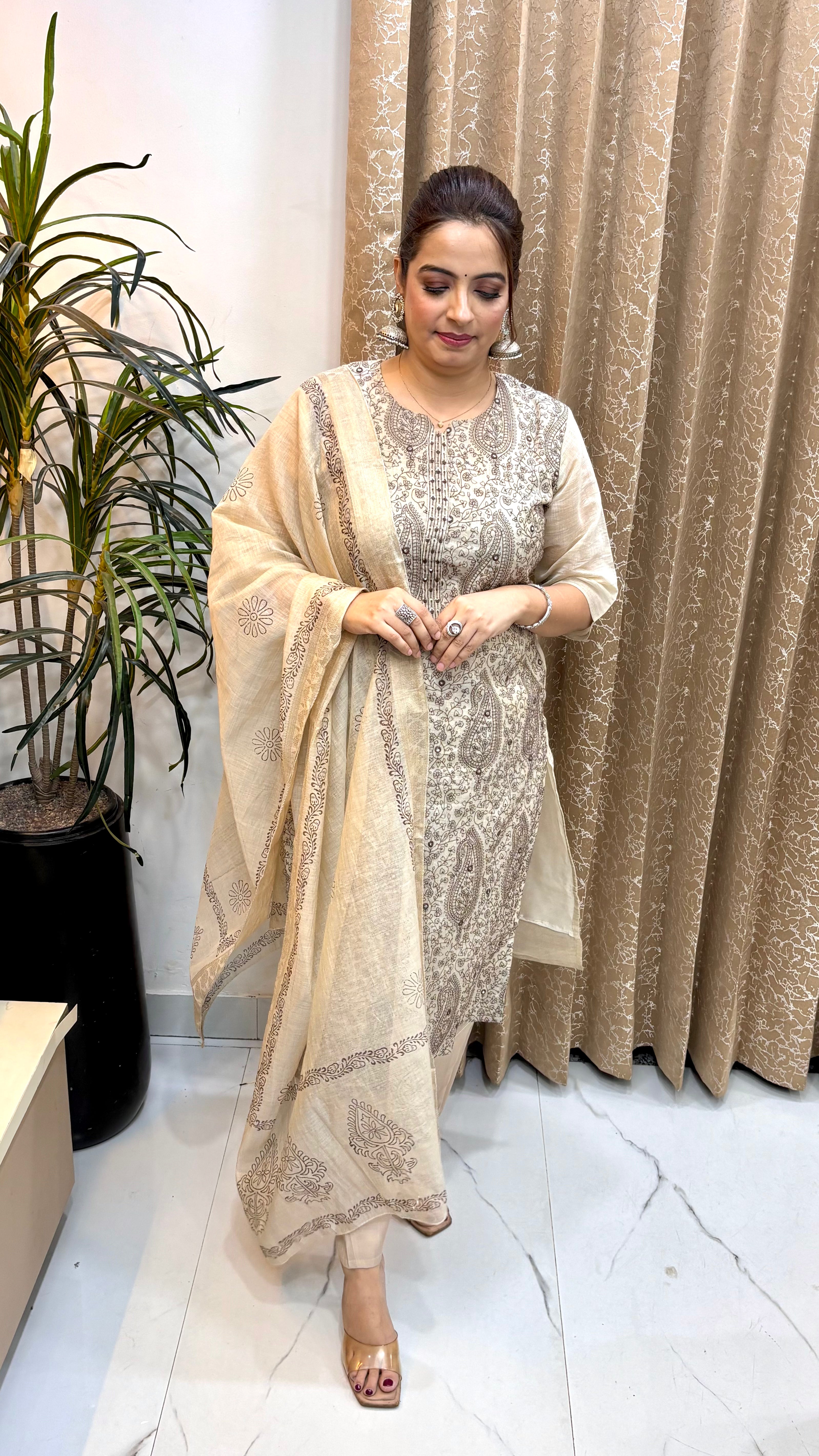 Premium Maheshwari Silk Embroidered Suit ✨