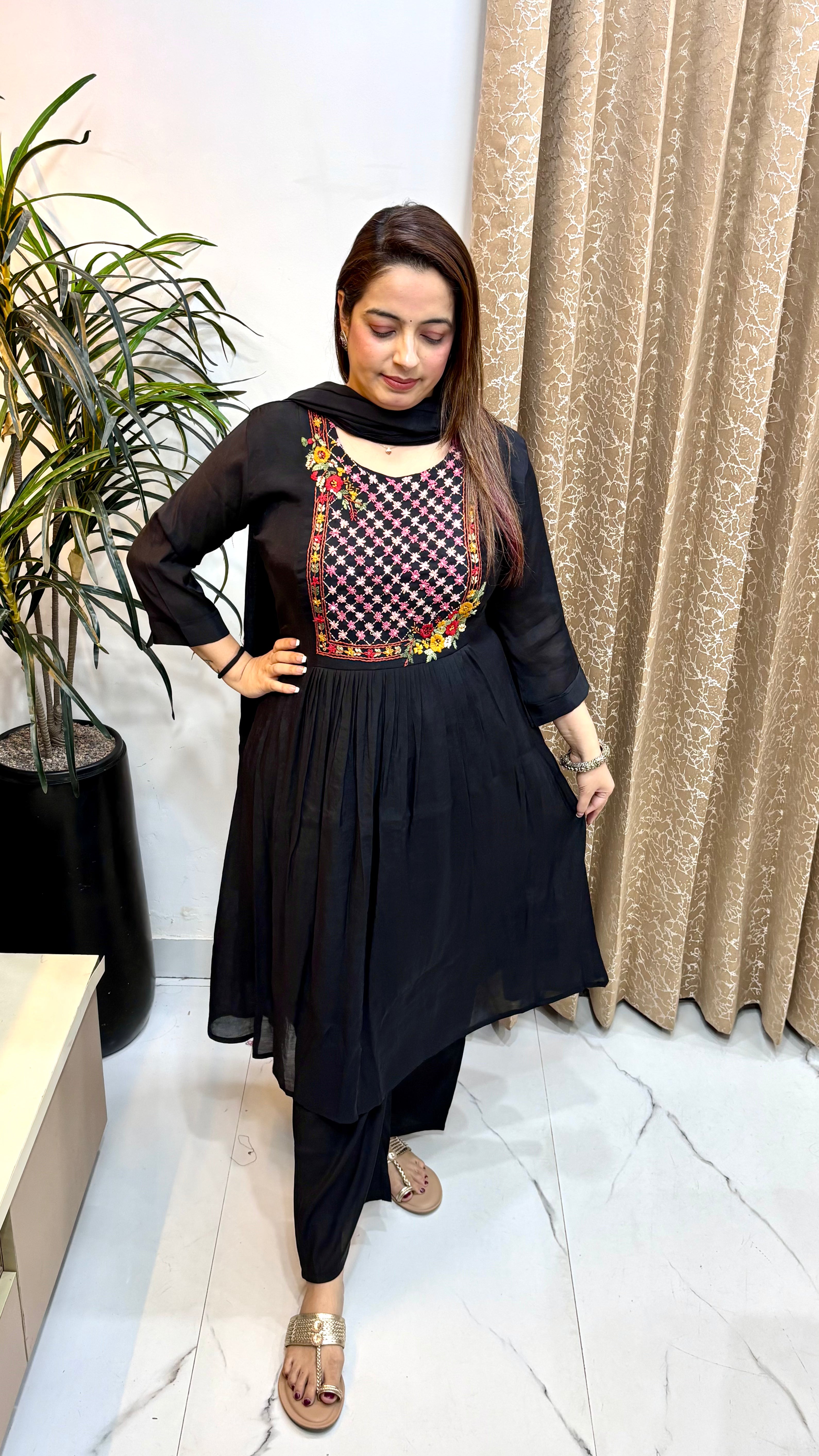 Mul Chanderi Suit with Kolkata Knot Work & Katha Detailed Dupatta