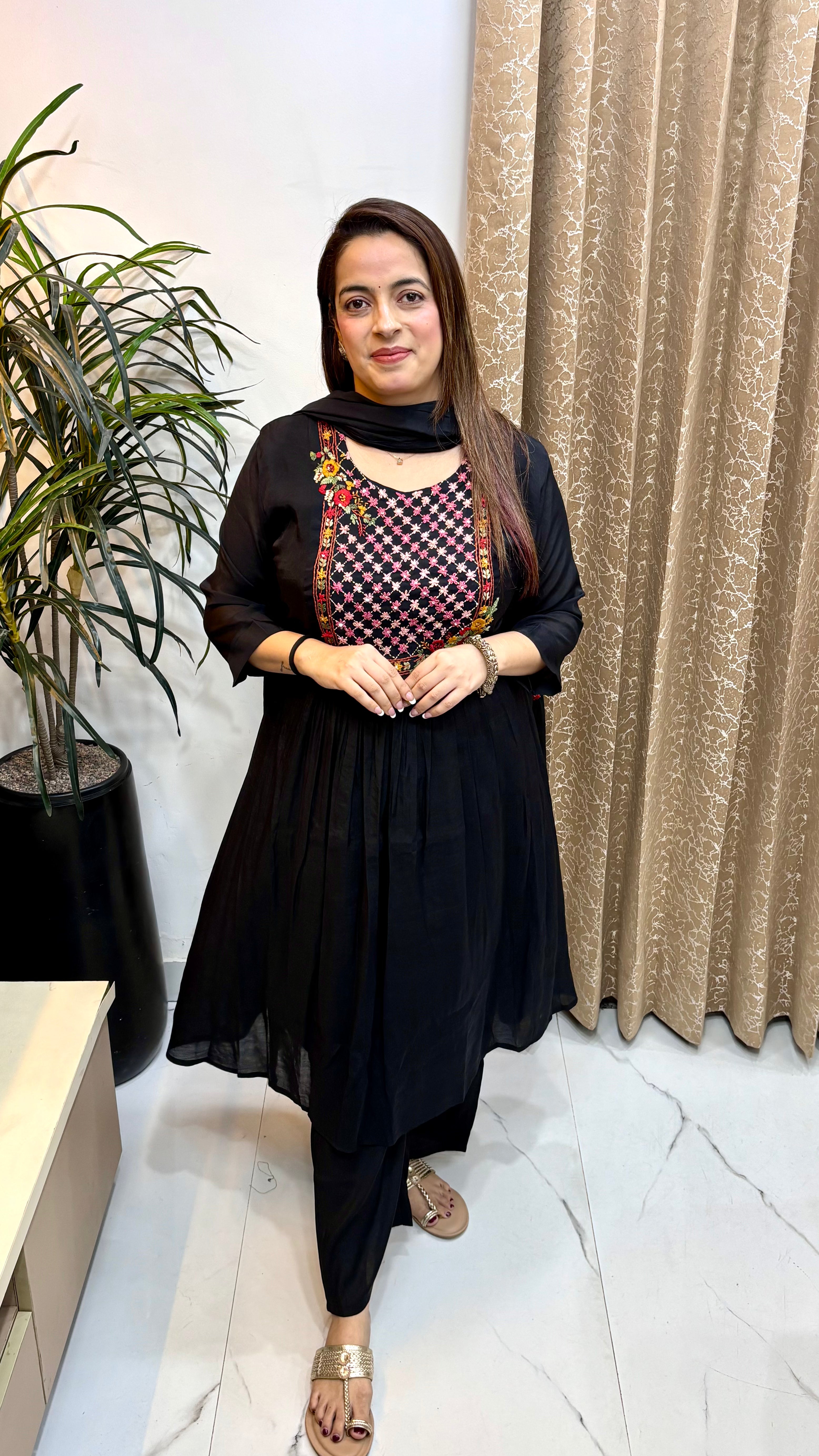 Mul Chanderi Suit with Kolkata Knot Work & Katha Detailed Dupatta