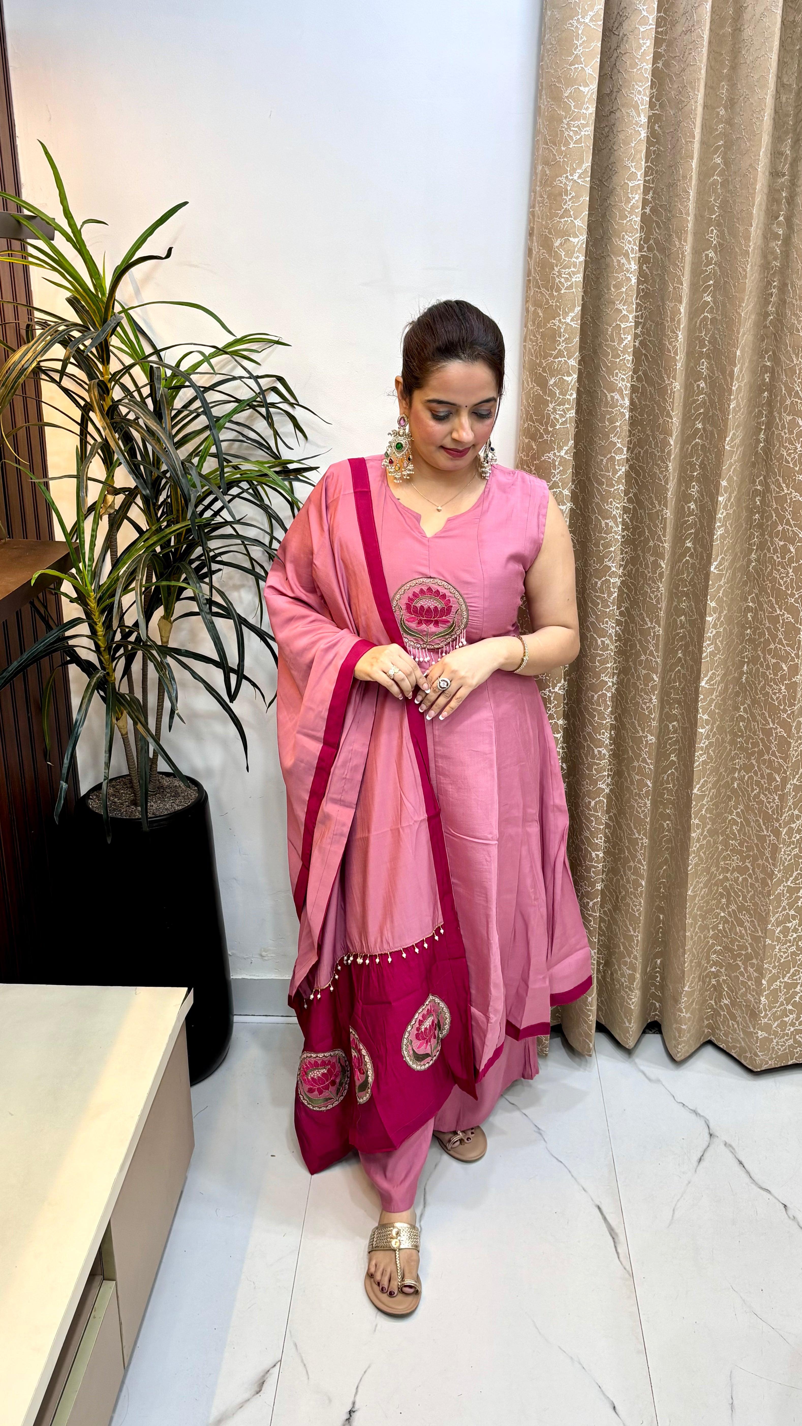 Mul Chanderi Sleeveless Kalidar Suit with Lotus Applique & Muslin Divider