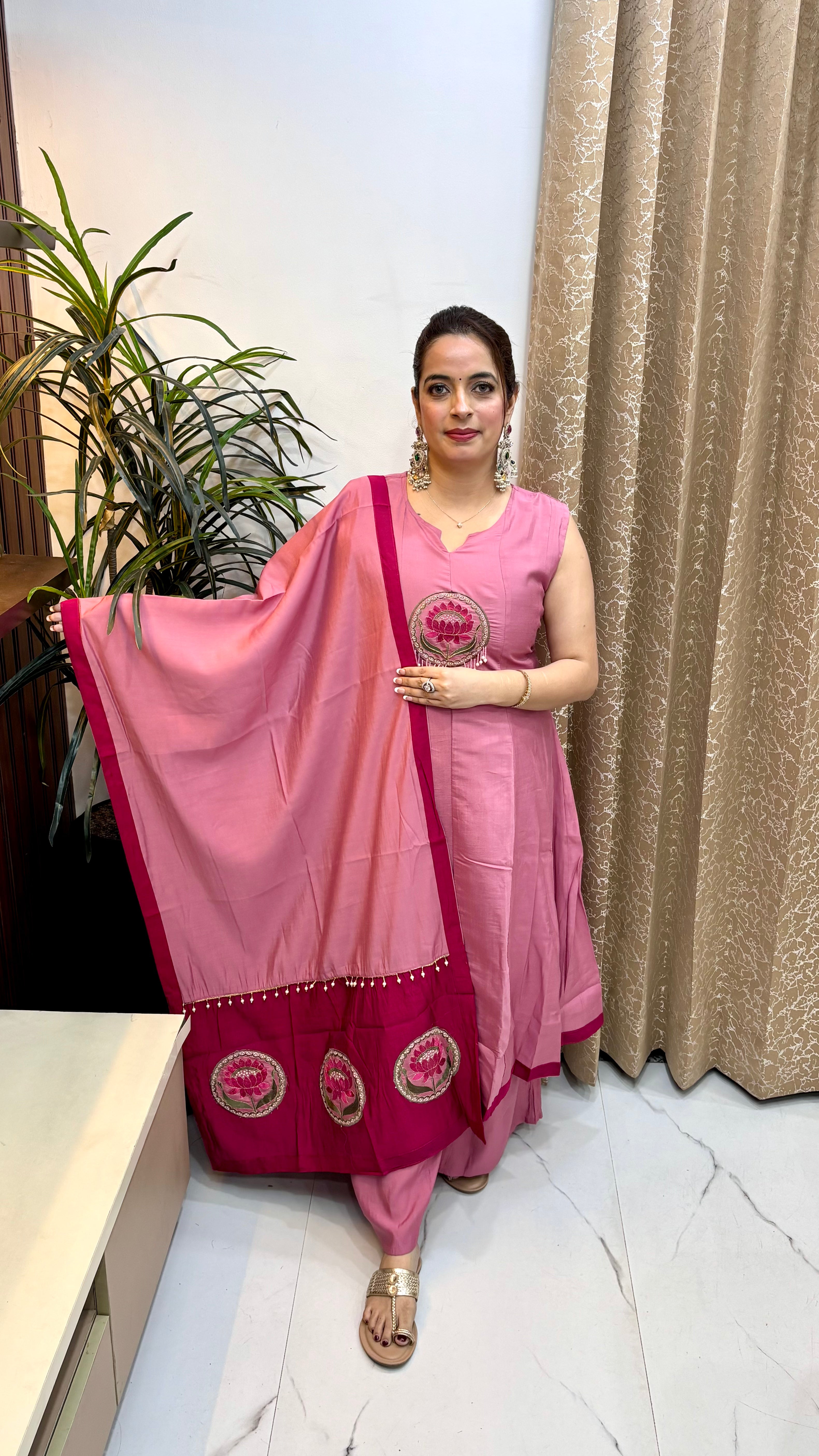 Mul Chanderi Sleeveless Kalidar Suit with Lotus Applique & Muslin Divider