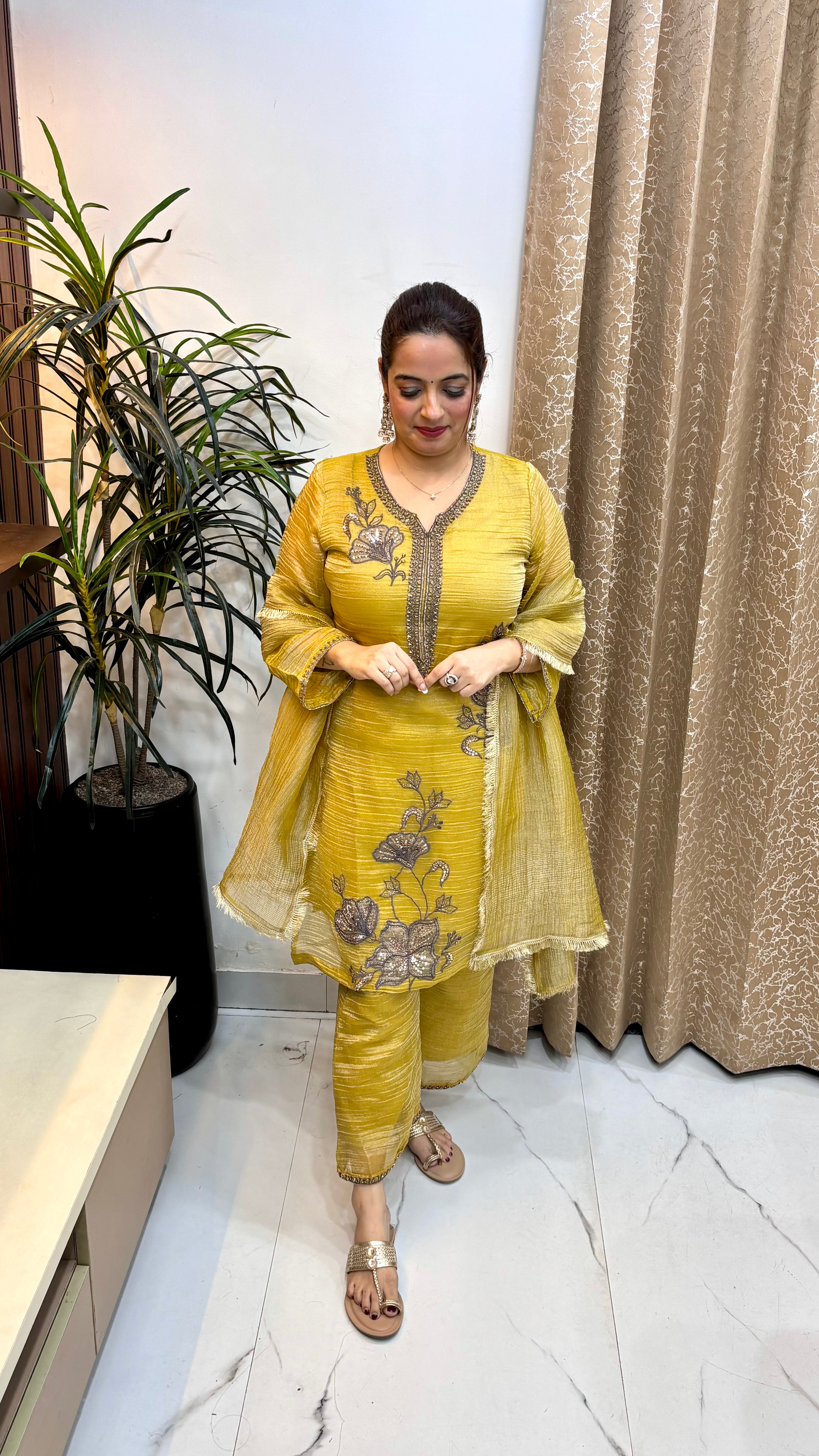 Crushed Organza Shimmer Suit with Cutdana, Applique & Gotta Kinari Dupatta