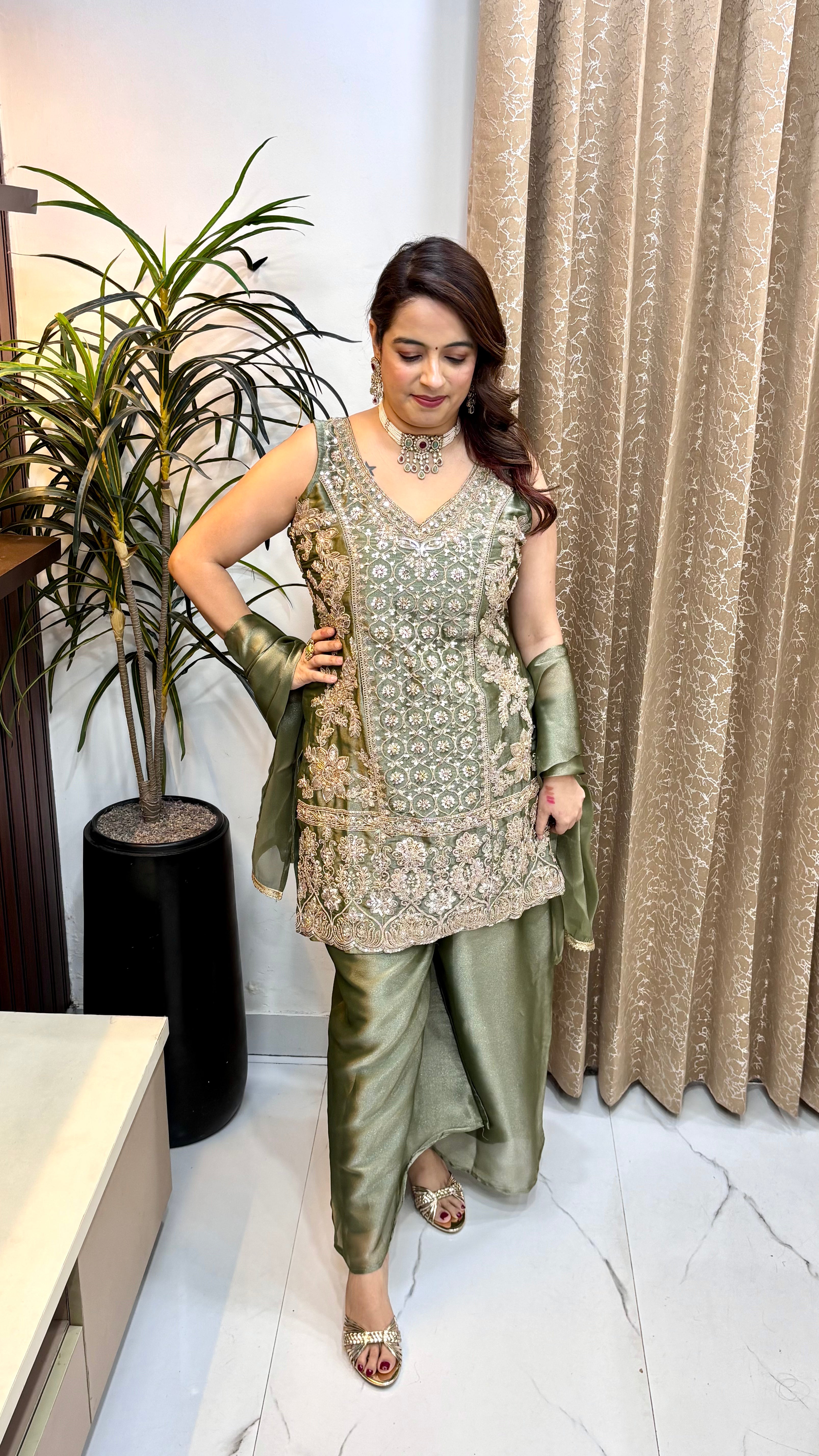 Organza Shimmer 3-Piece Sleeveless Suit Set with Divider, Cut-Work Hemline & Dupatta