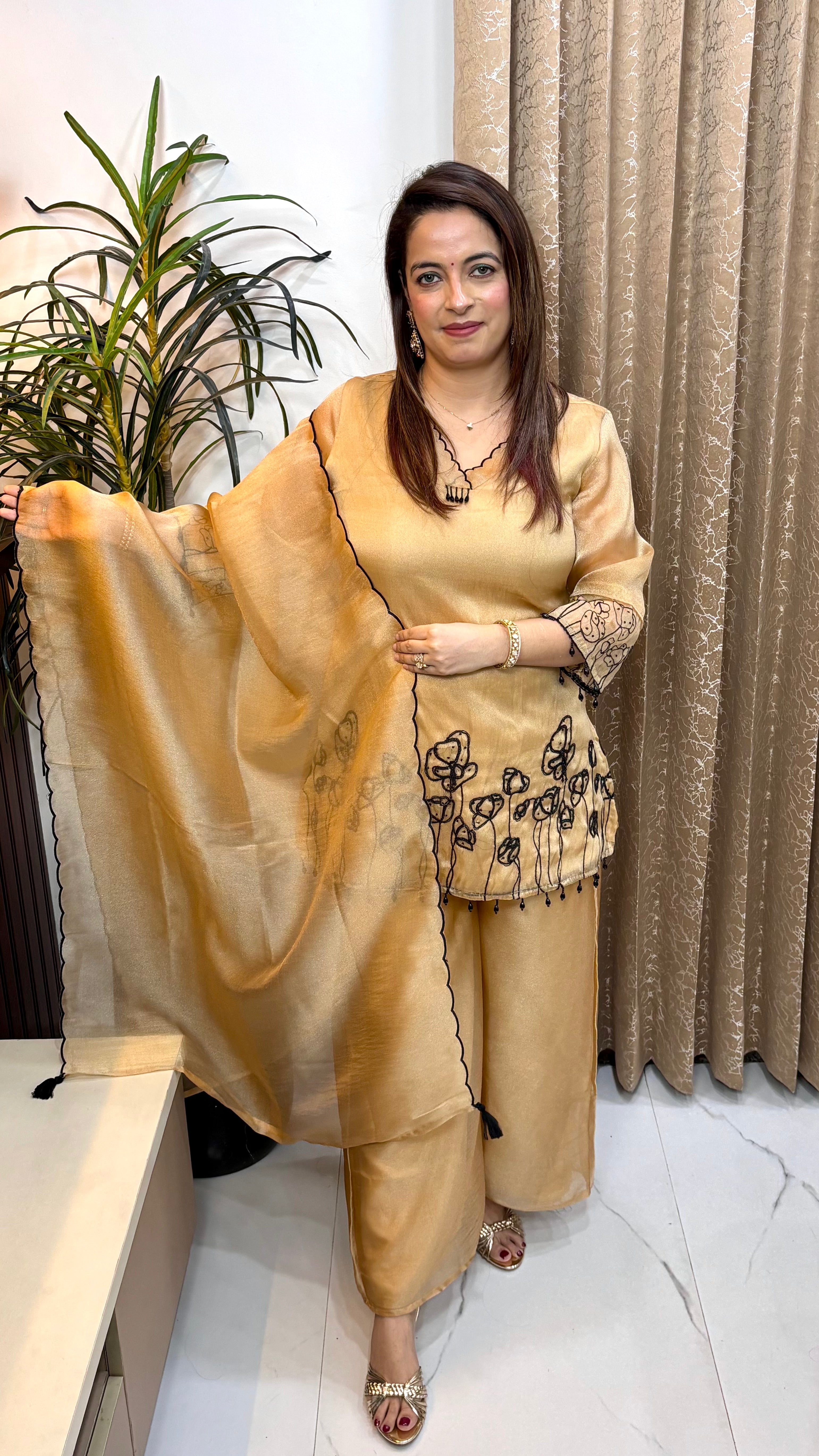 The Opulent Glow: Premium Organza Shimmer Suit with Cut-Work V-Neck, Divider & Embroidered Dupatta