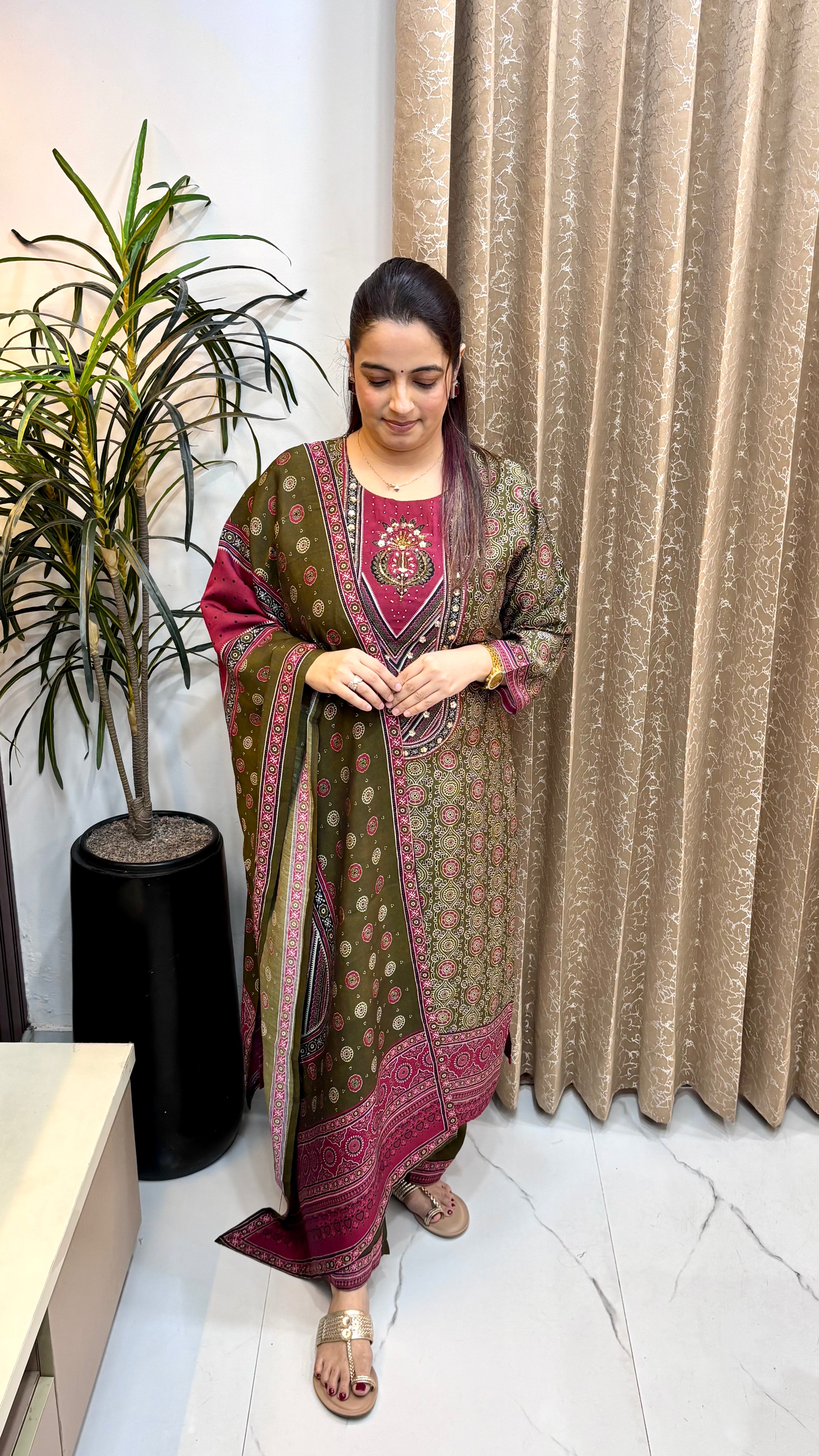 Regal Heritage: Pure Crepe 3-Piece Ajrakh Print Suit Set with Pure Crepe Dupatta