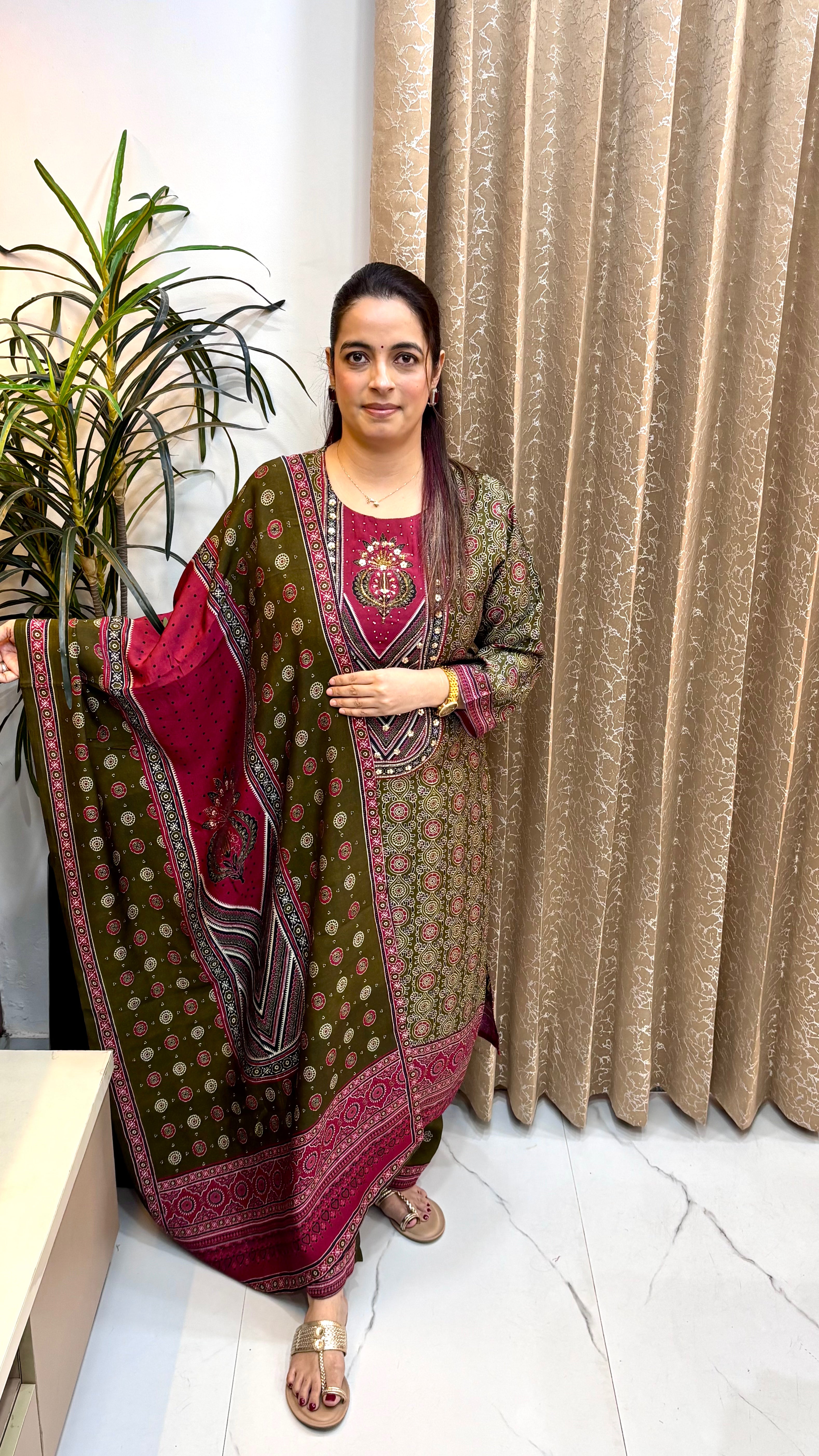 Regal Heritage: Pure Crepe 3-Piece Ajrakh Print Suit Set with Pure Crepe Dupatta