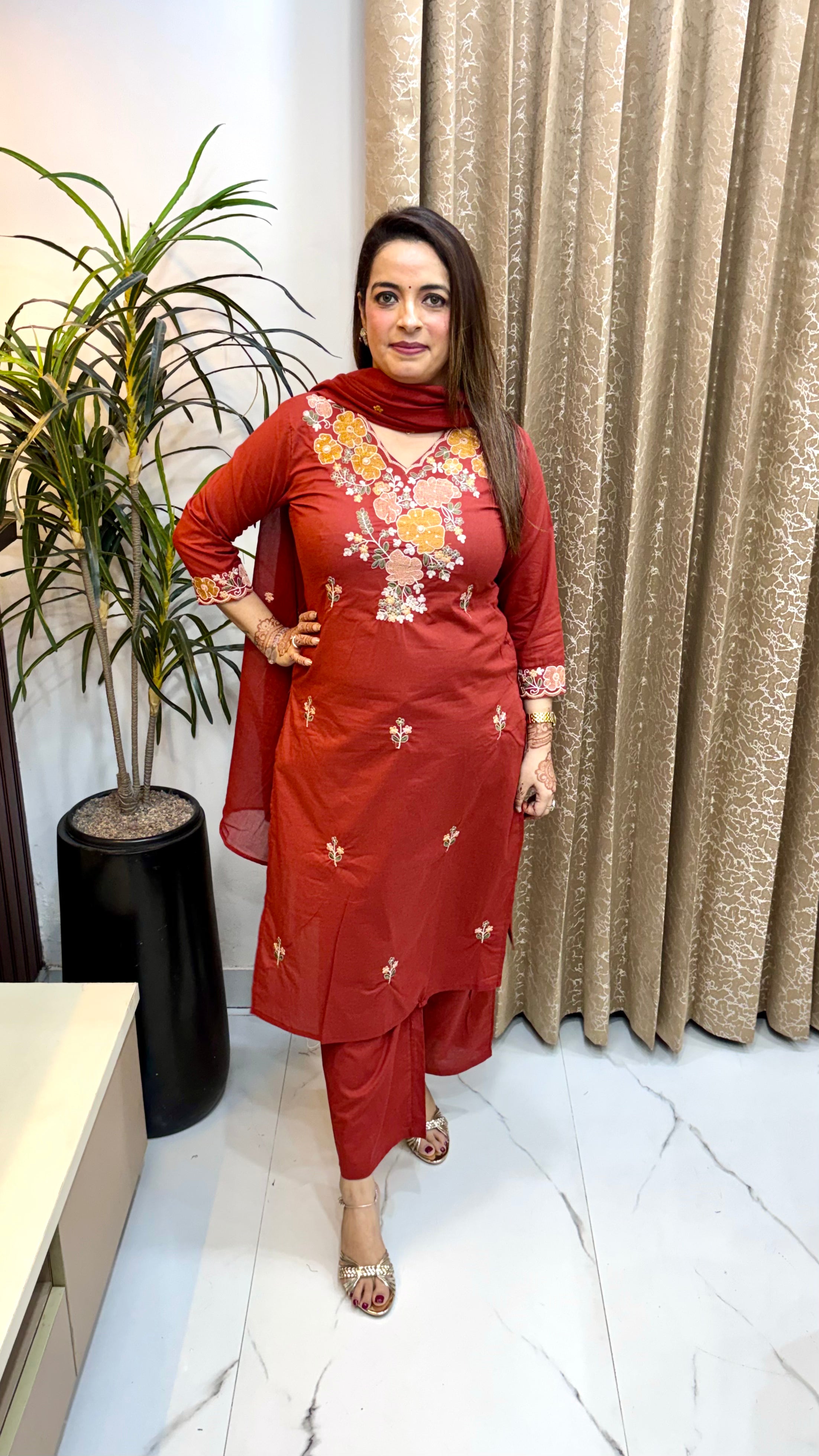 Breezy Everyday Elegance: Pure Cotton 3-Piece Suit Set with Mulmul Dupatta