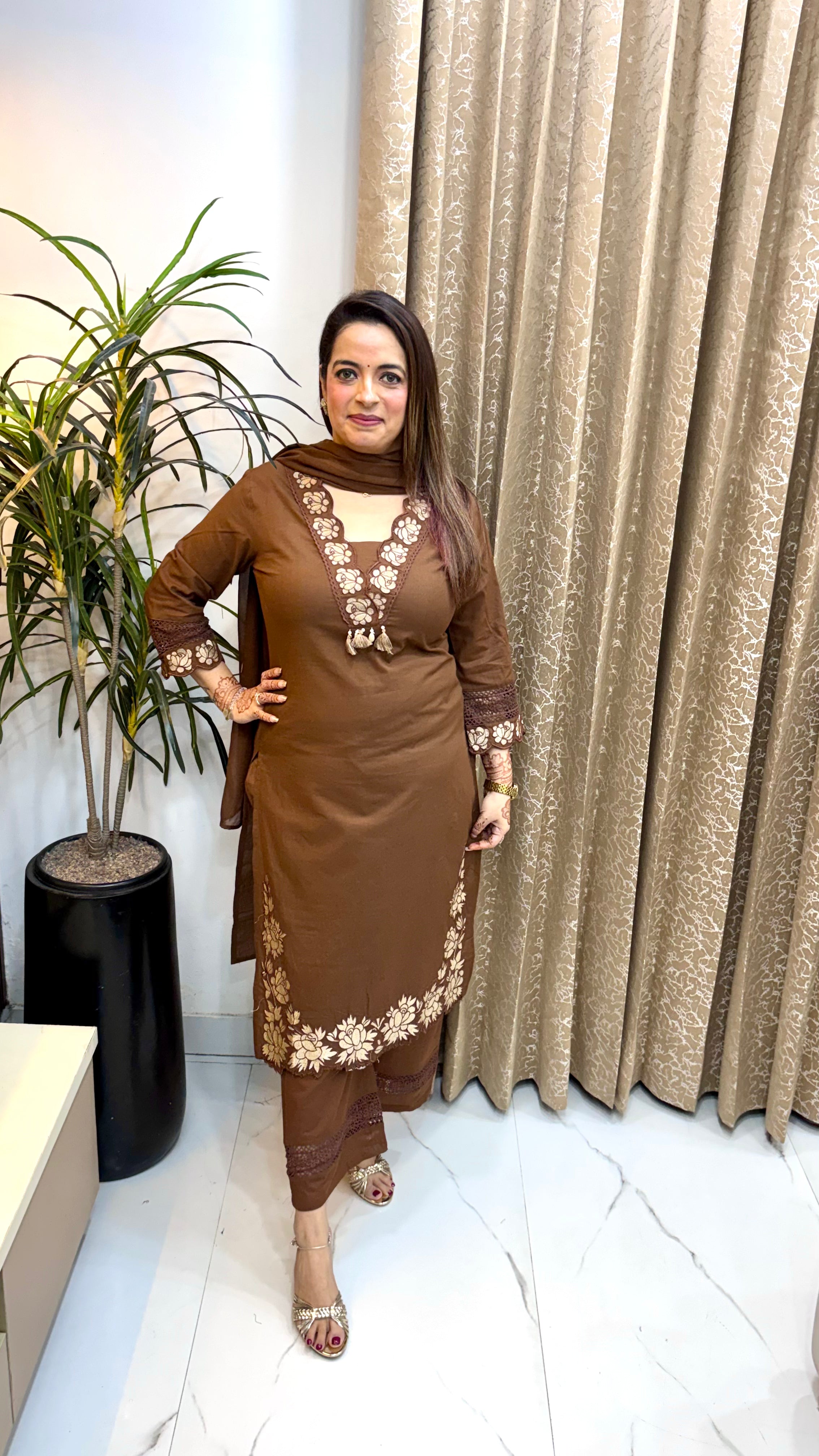 Breezy Everyday Elegance: Pure Cotton 3-Piece Suit Set with Mulmul Dupatta