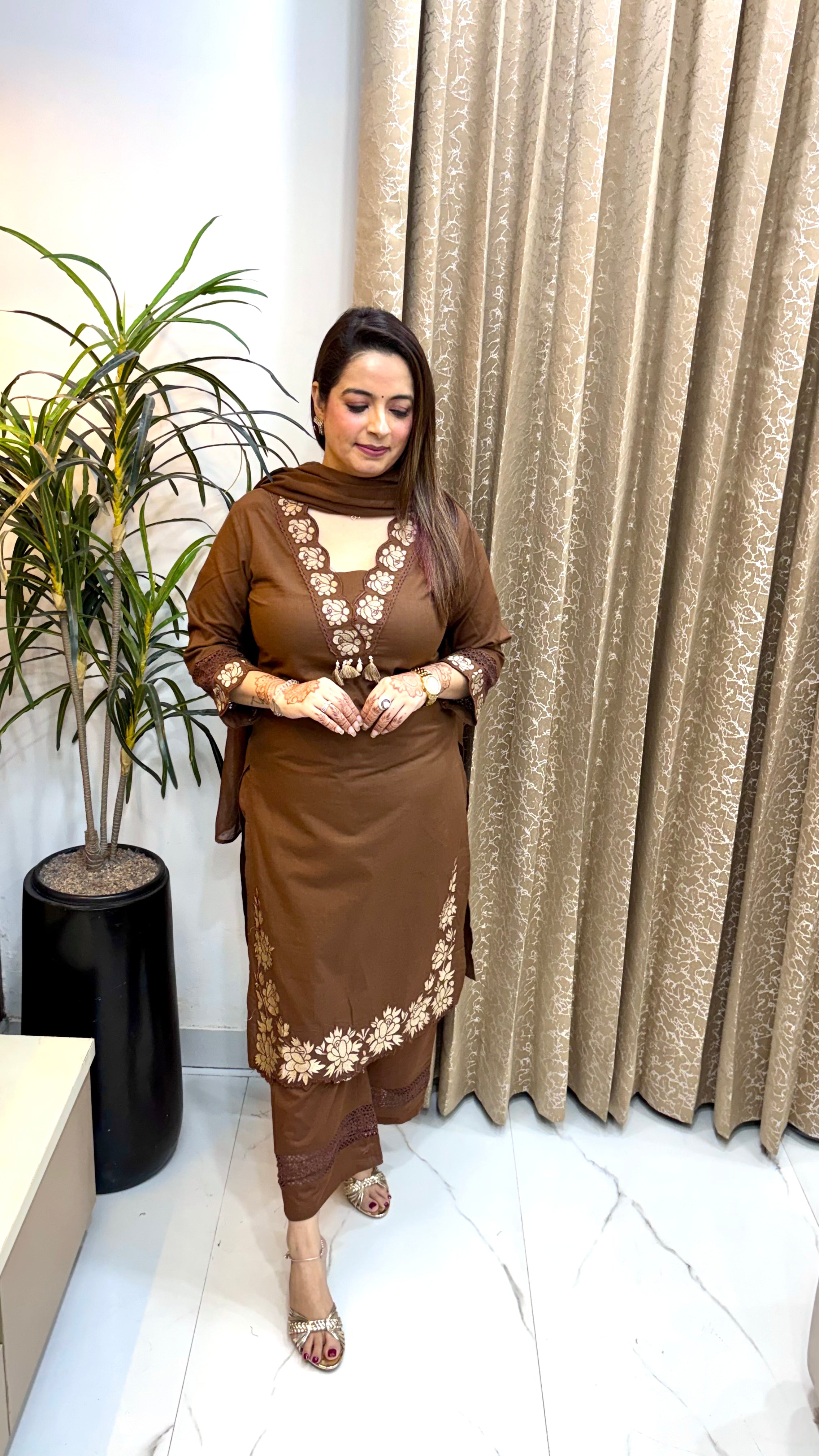 Breezy Everyday Elegance: Pure Cotton 3-Piece Suit Set with Mulmul Dupatta