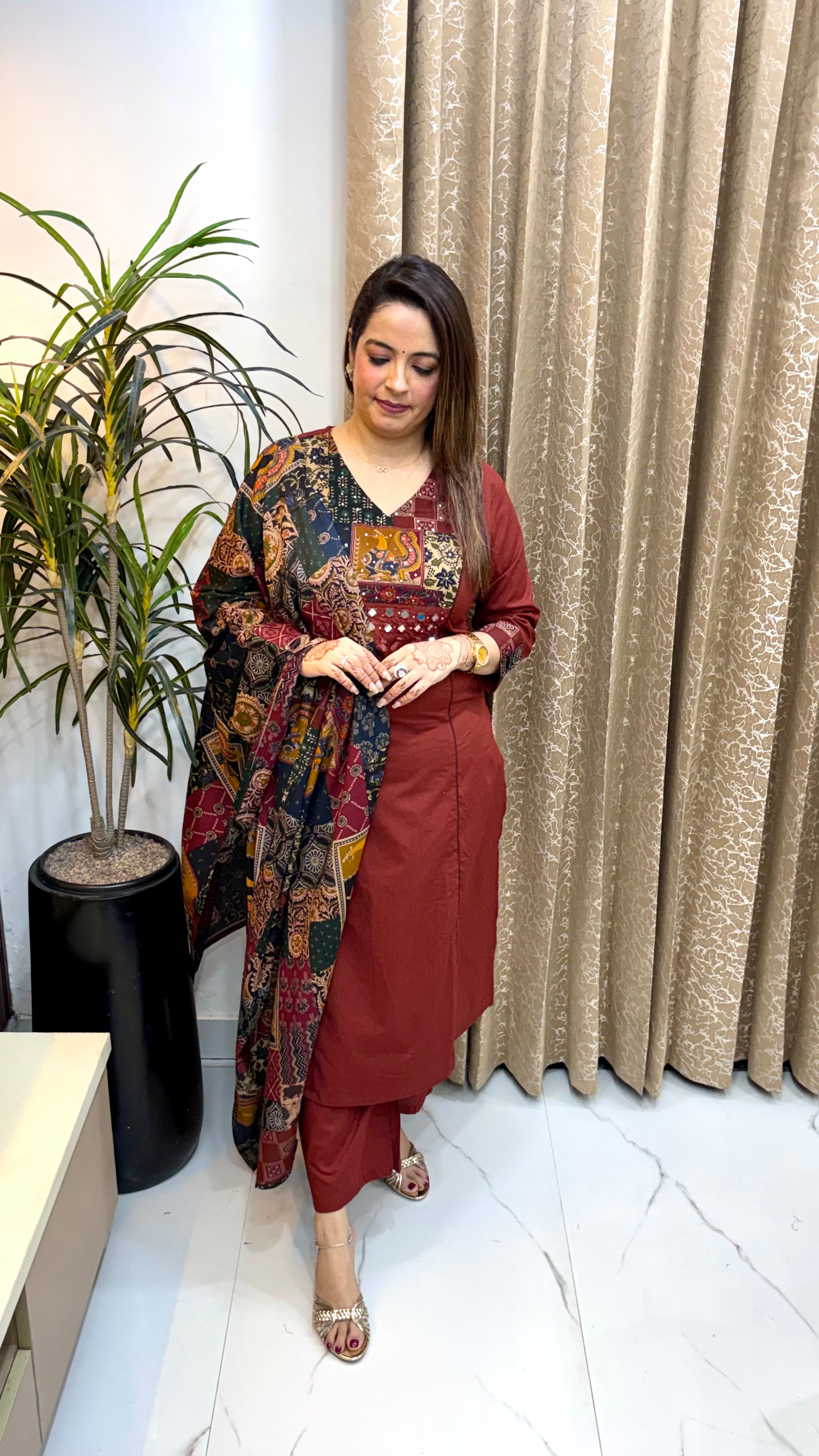 Breezy Everyday Elegance: Pure Cotton 3-Piece Suit Set with Mulmul Dupatta