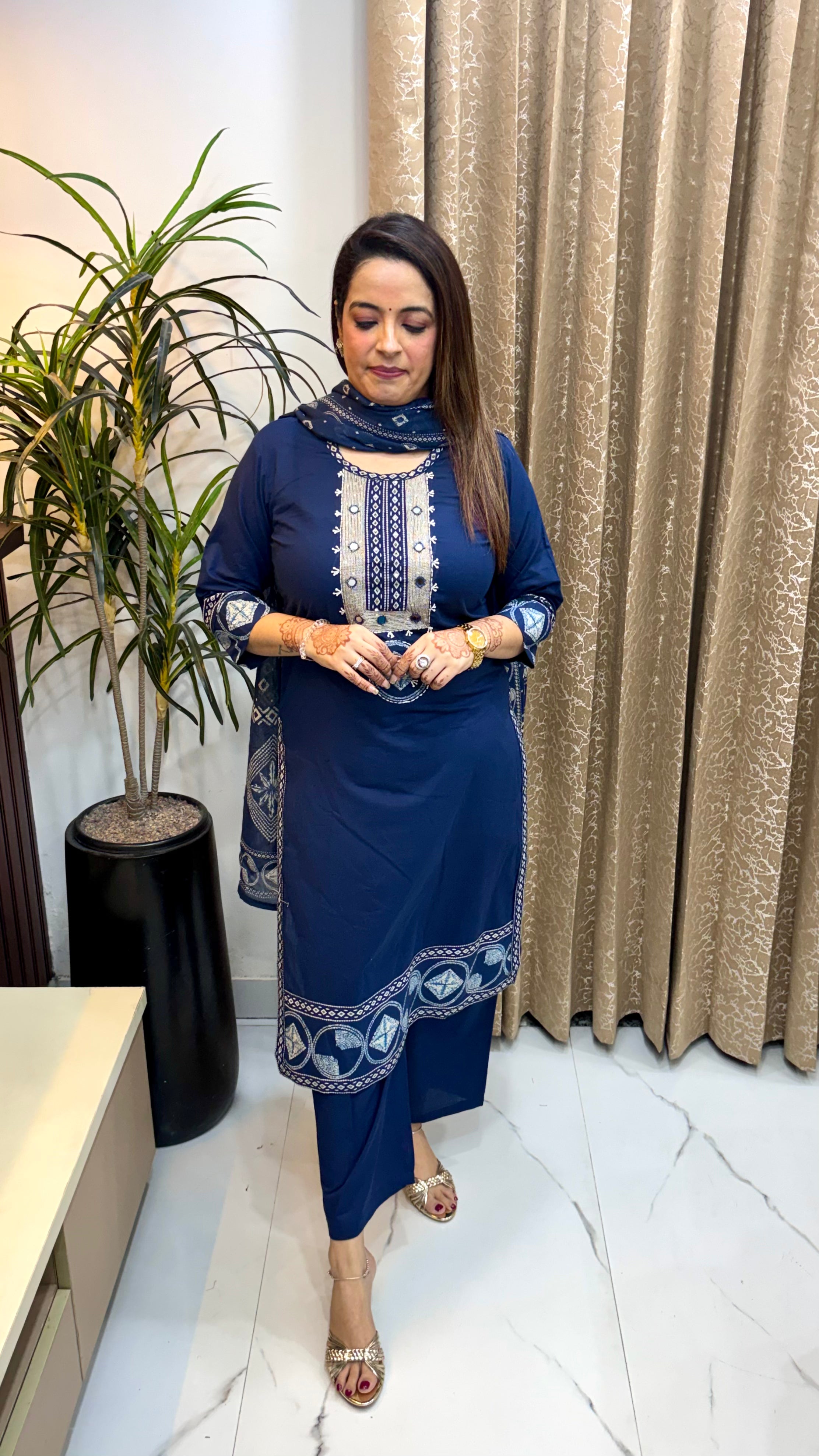 Breezy Everyday Elegance: Pure Cotton 3-Piece Suit Set with Mulmul Dupatta