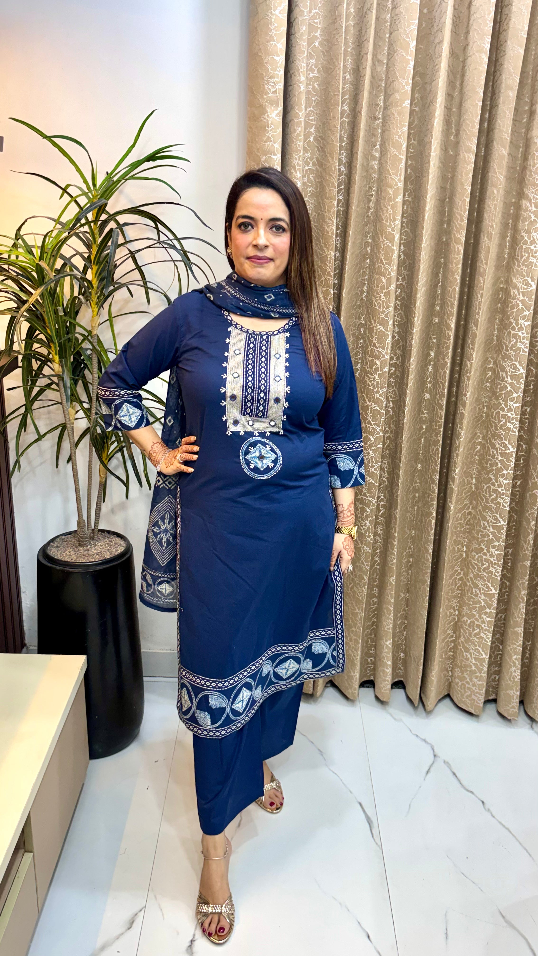 Breezy Everyday Elegance: Pure Cotton 3-Piece Suit Set with Mulmul Dupatta