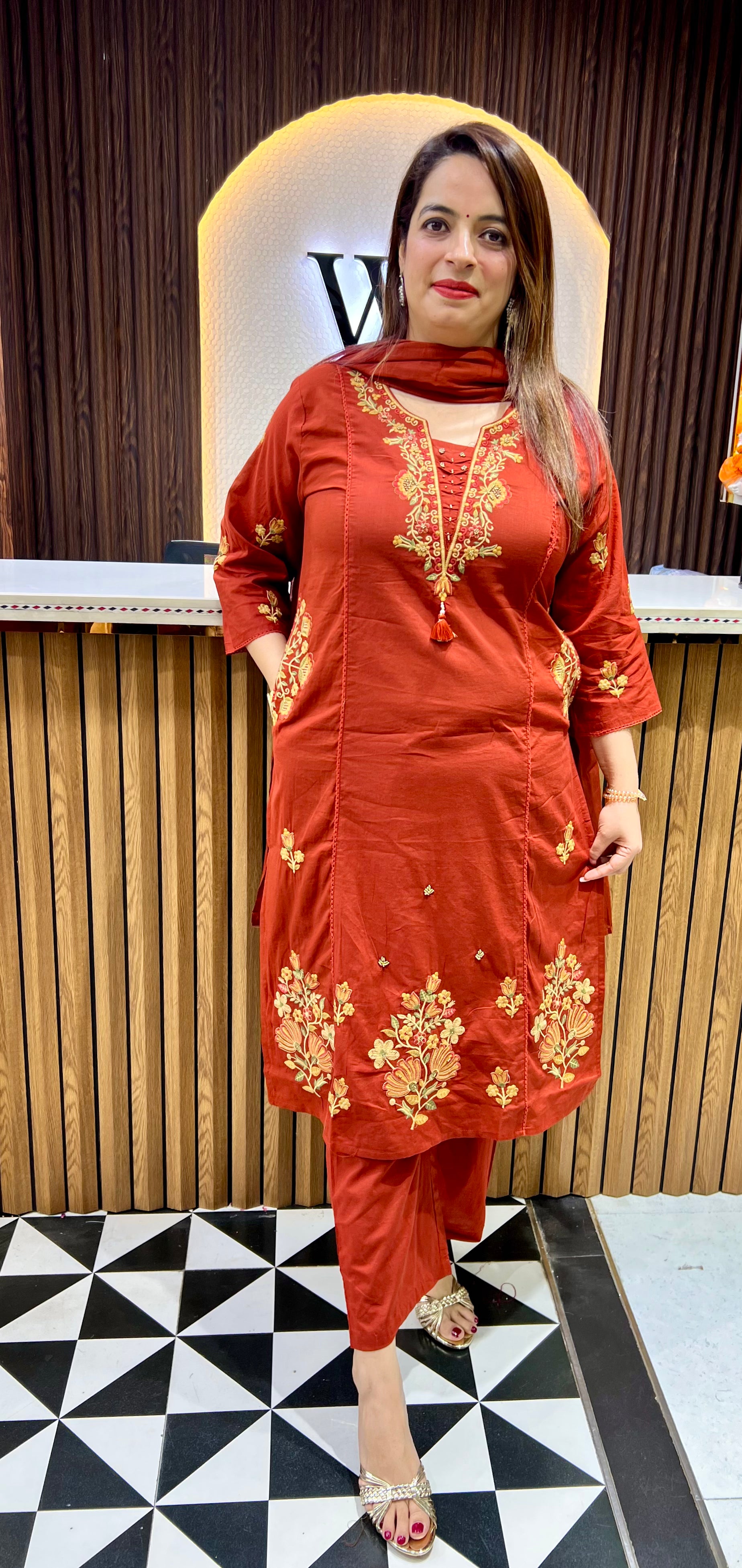 Pure Cotton Kashmiri Pheran 3-Piece Suit with Dual Pockets & Mulmul Dupatta