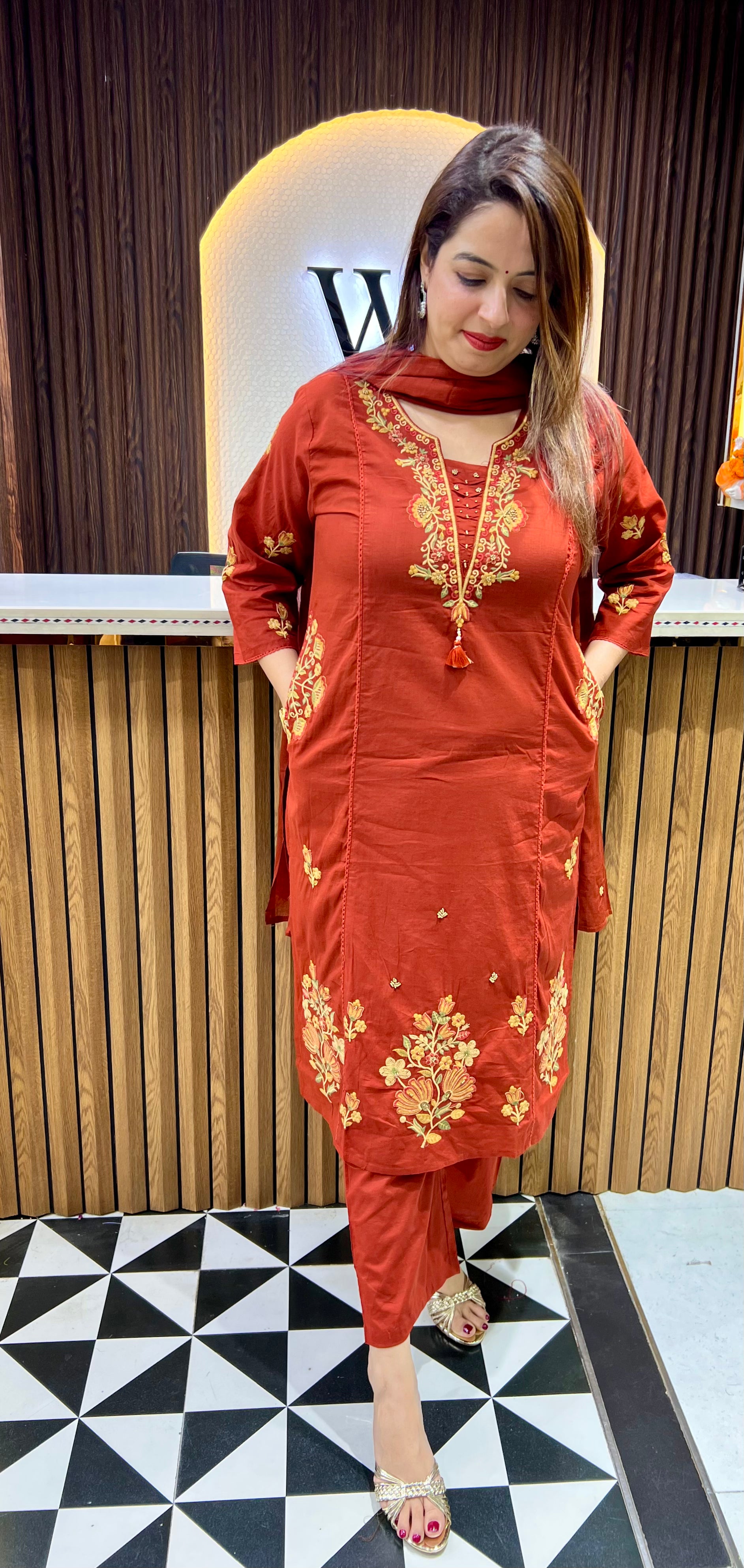 Pure Cotton Kashmiri Pheran 3-Piece Suit with Dual Pockets & Mulmul Dupatta
