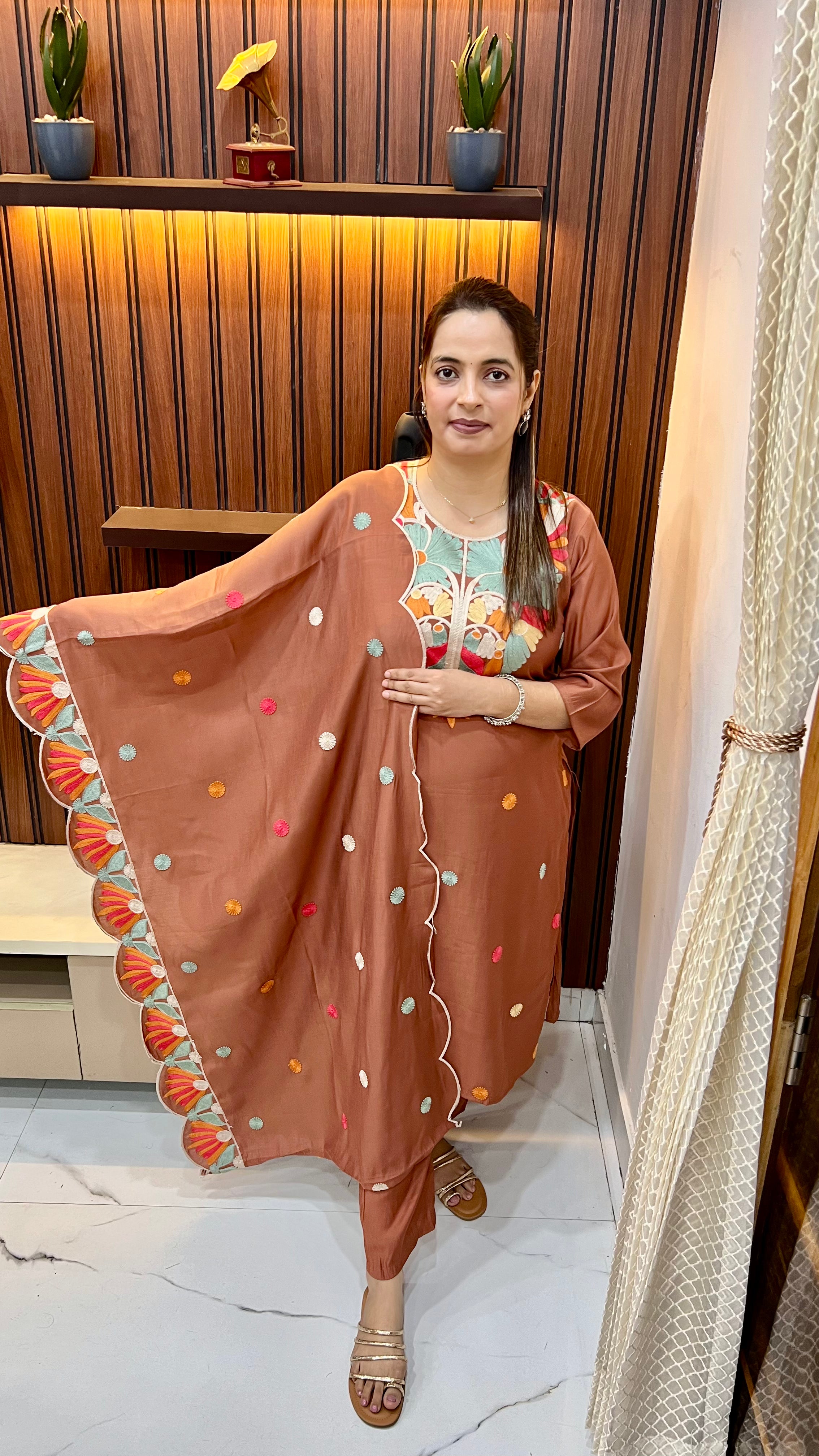 Muslin Suit (Model Wearing Size L | Big Sizes Also Available) — Kashmiri Kadhai with Embroidered Dupatta