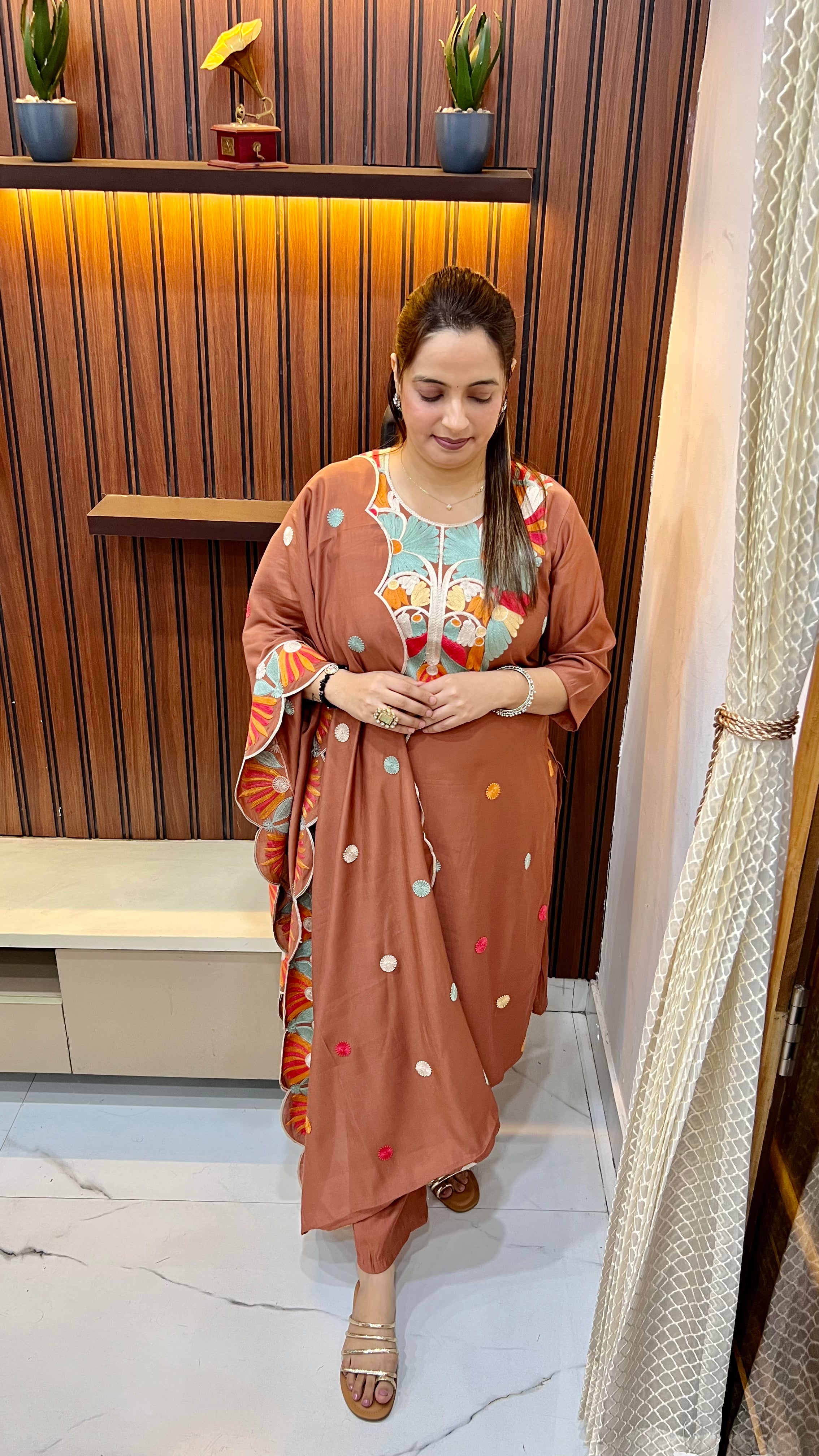 Muslin Suit (Model Wearing Size L | Big Sizes Also Available) — Kashmiri Kadhai with Embroidered Dupatta