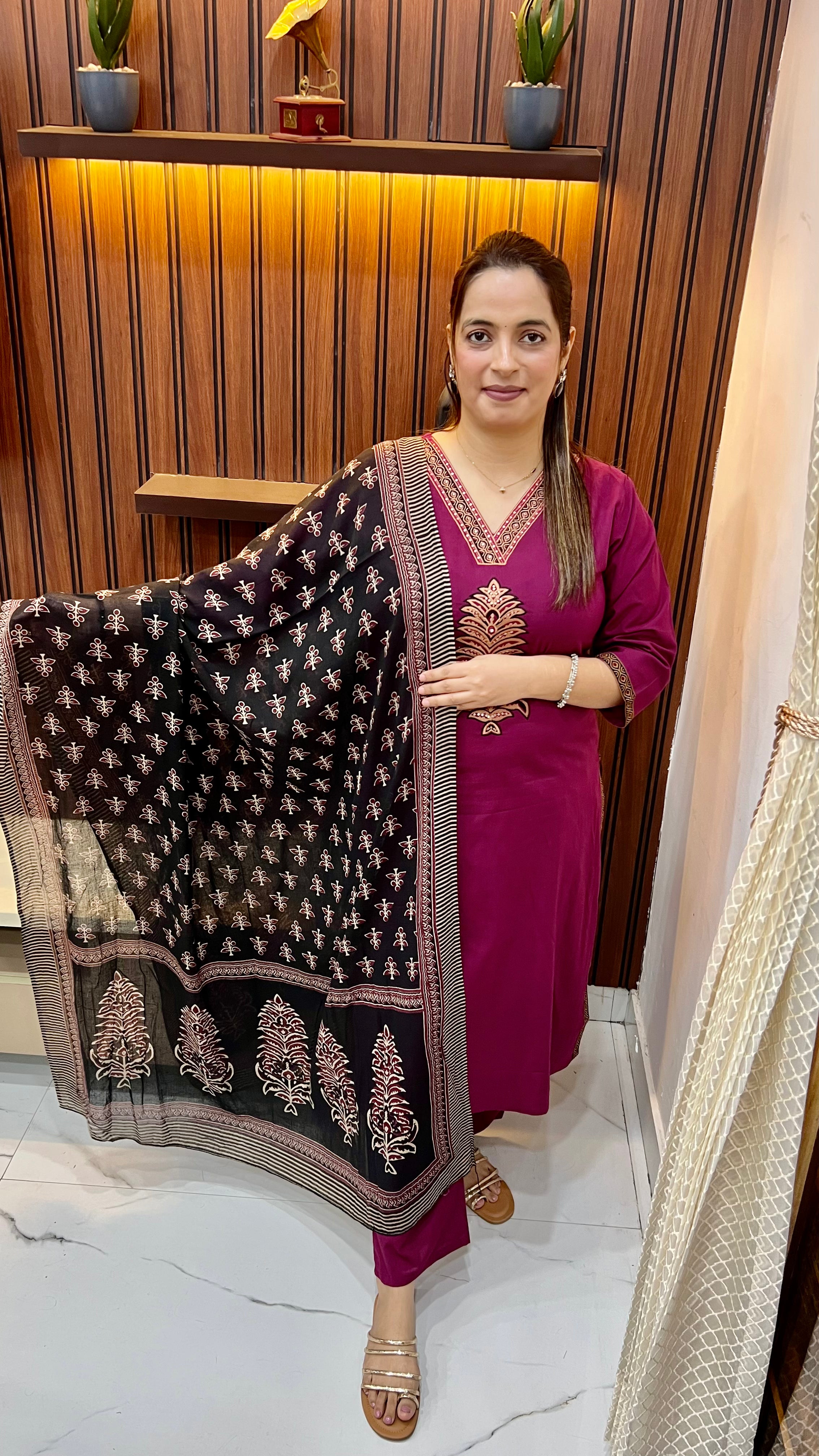 Pure Cotton Suit (Model Wearing Size L) — Hand Embroidery with Kalamkari Dupatta