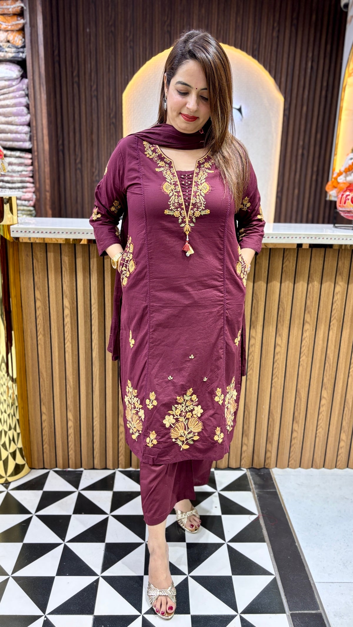 Pure Cotton Kashmiri Pheran 3-Piece Suit with Dual Pockets & Mulmul Dupatta