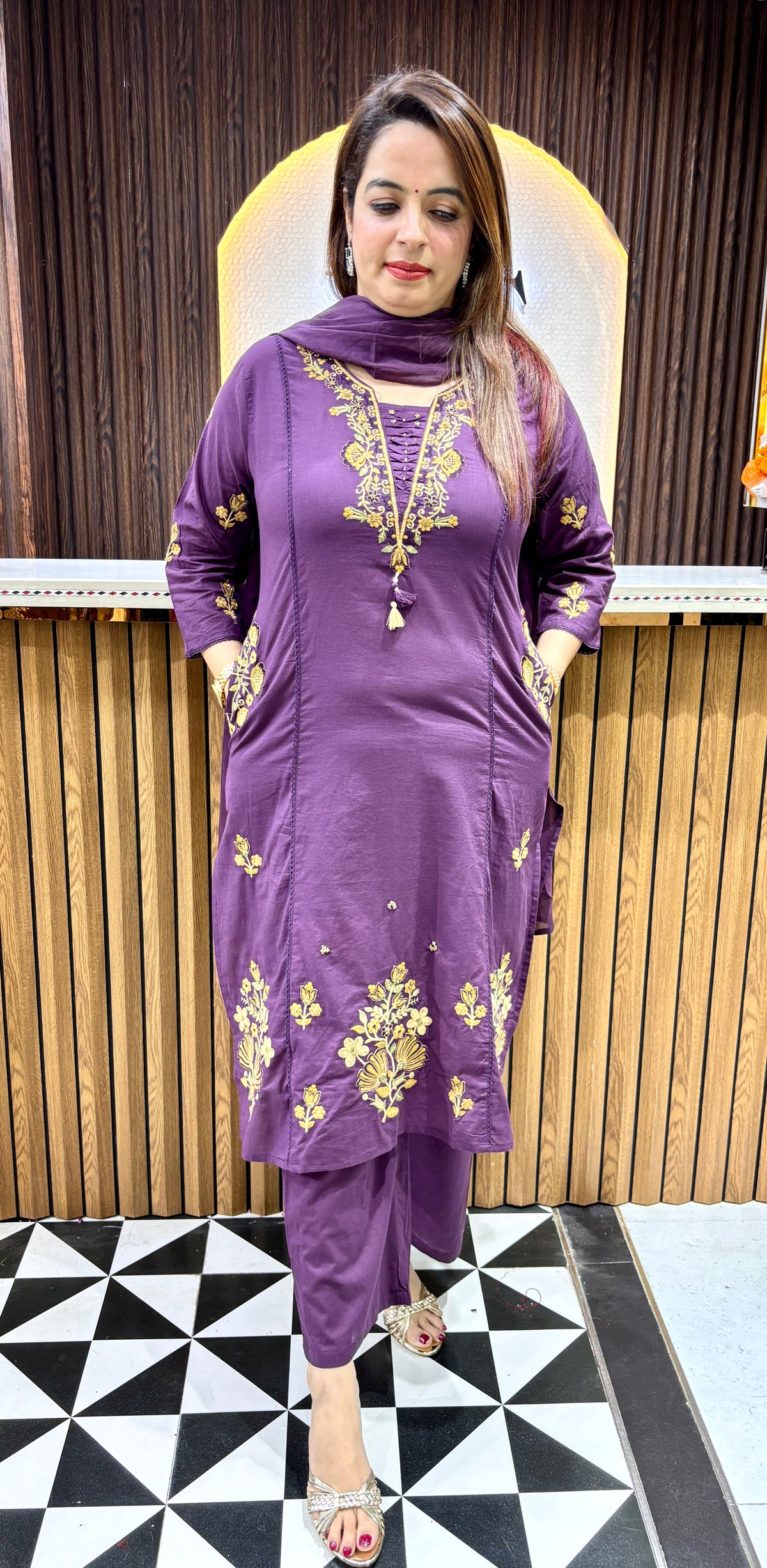Pure Cotton Kashmiri Pheran 3-Piece Suit with Dual Pockets & Mulmul Dupatta