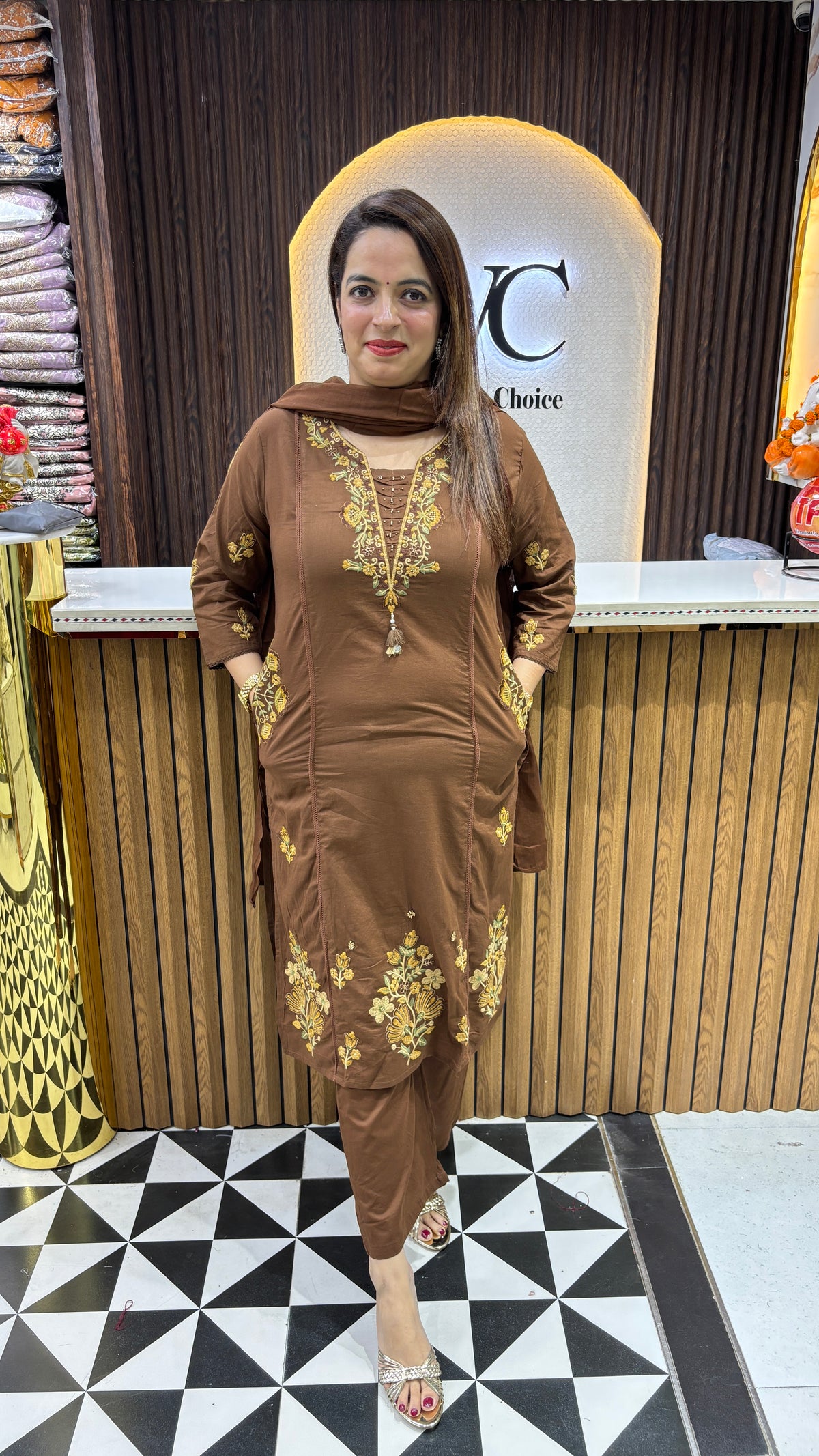 Pure Cotton Kashmiri Pheran 3-Piece Suit with Dual Pockets & Mulmul Dupatta