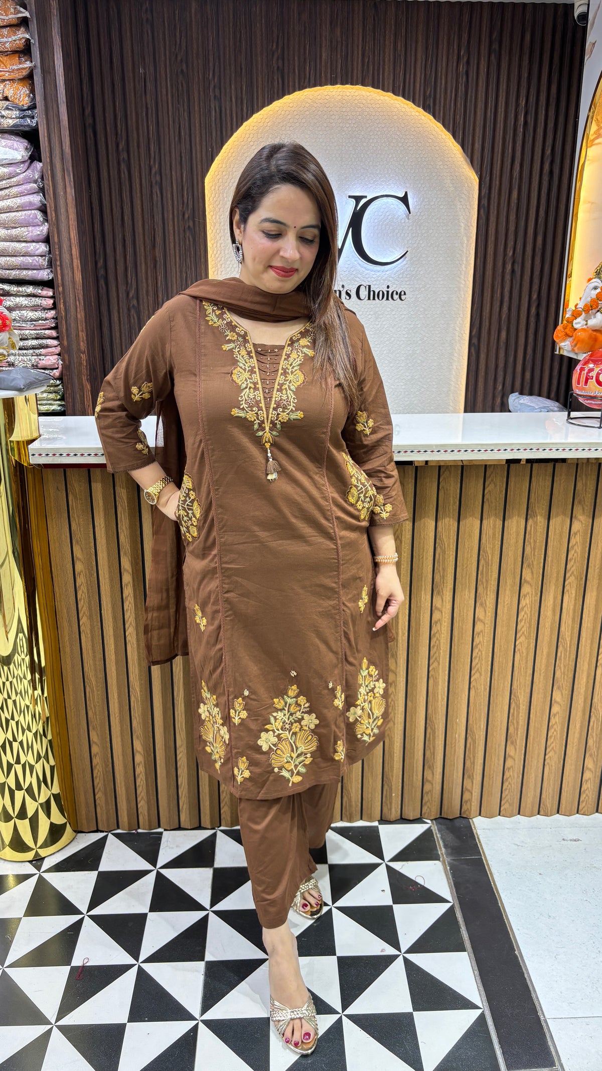 Pure Cotton Kashmiri Pheran 3-Piece Suit with Dual Pockets & Mulmul Dupatta