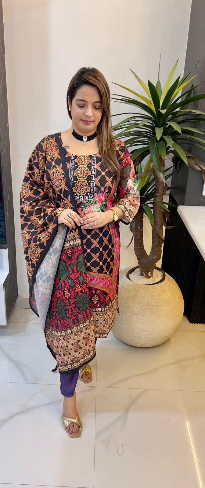 Women’s Chinon Suit Set with Digital Print – Elegant Ethnic & Party Wear