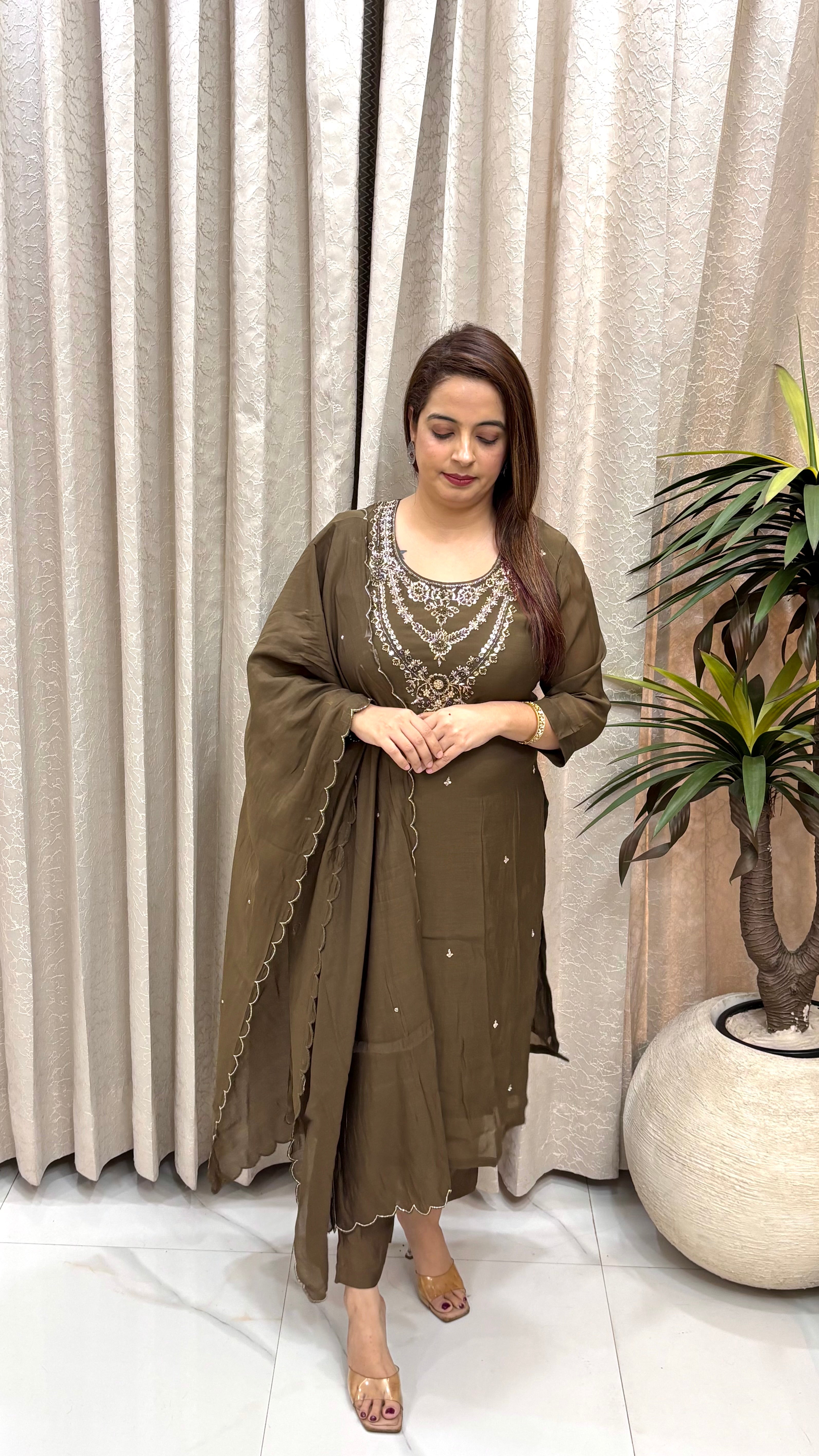 Mul Chanderi Hand Embroidered Suit